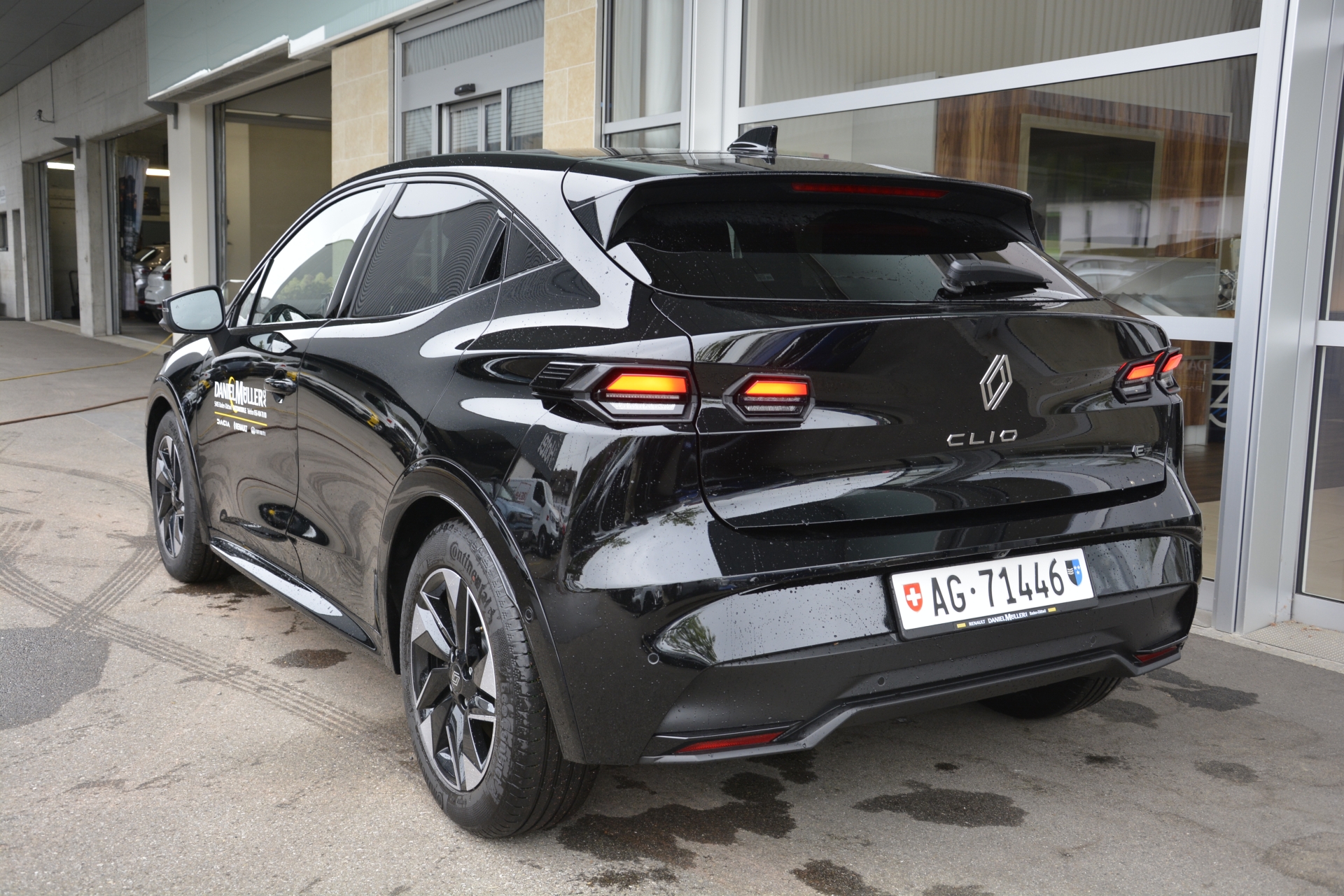 RENAULT CLIO techno full hybrid E-Tech 160-image-3
