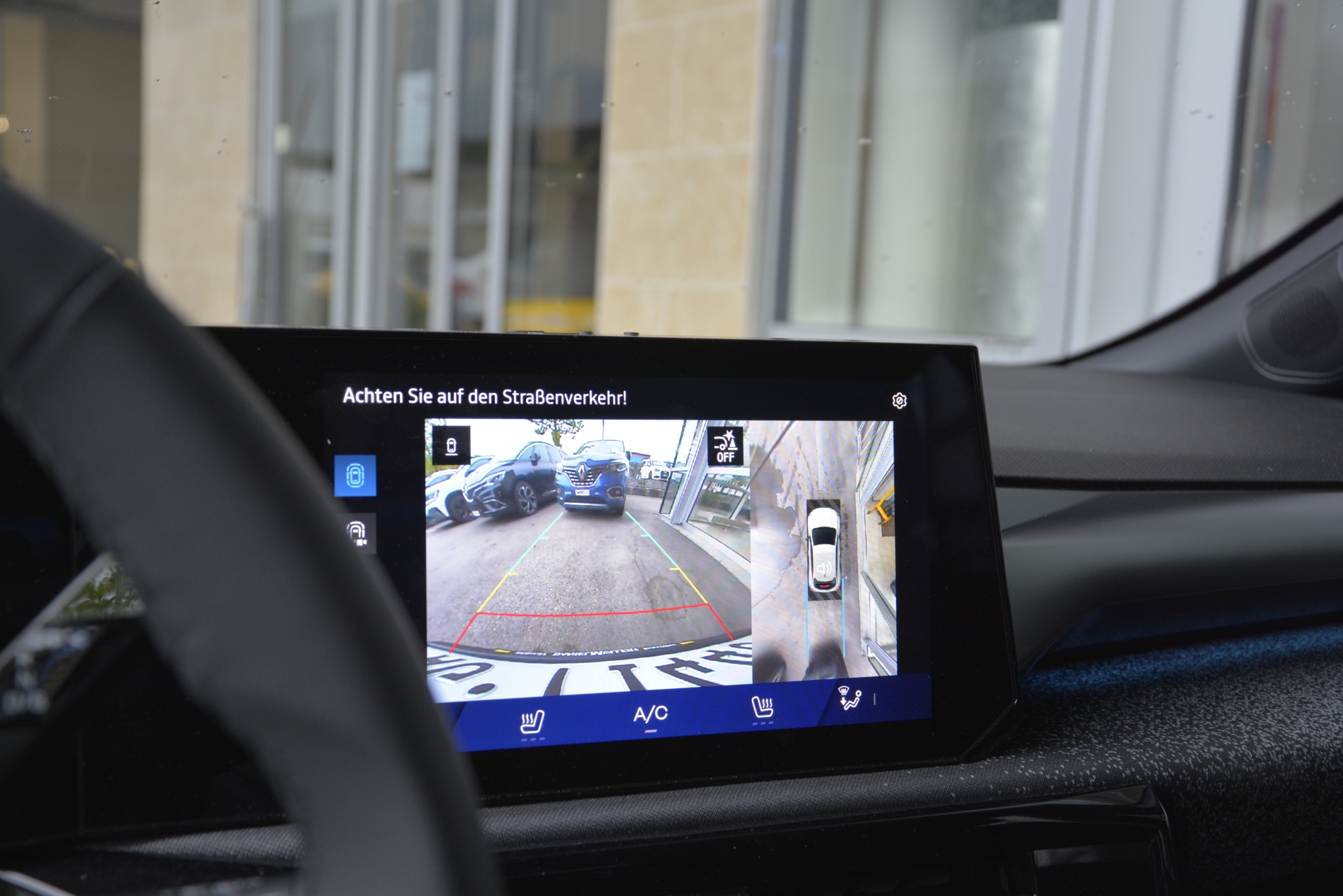 RENAULT CLIO techno full hybrid E-Tech 160-image-9