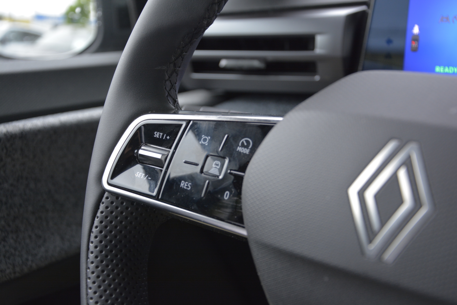 RENAULT CLIO techno full hybrid E-Tech 160-image-11