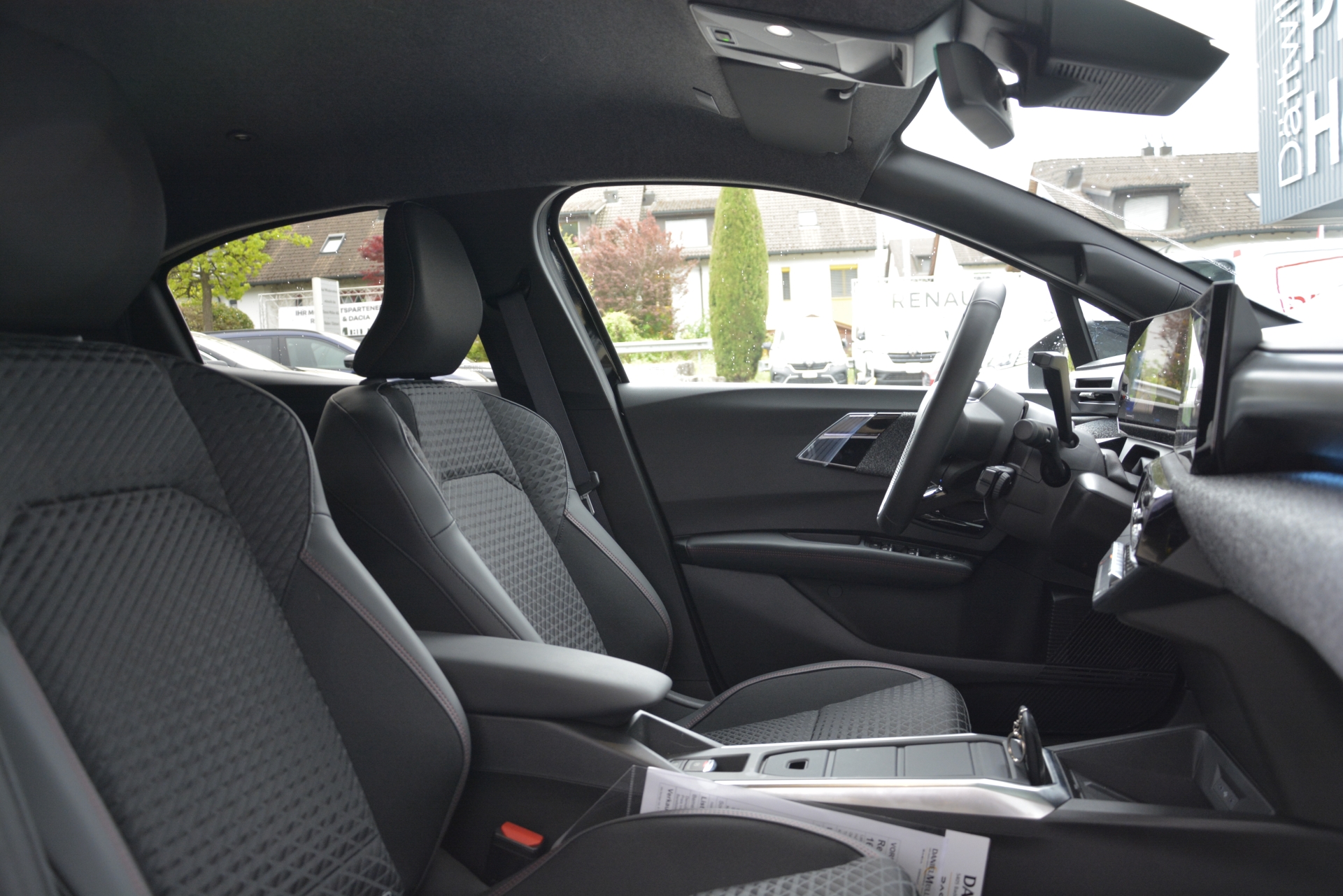 RENAULT CLIO techno full hybrid E-Tech 160-image-7