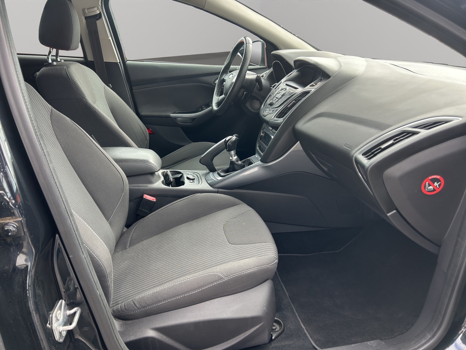 FORD Focus 1.0 SCTi Titanium-image-8