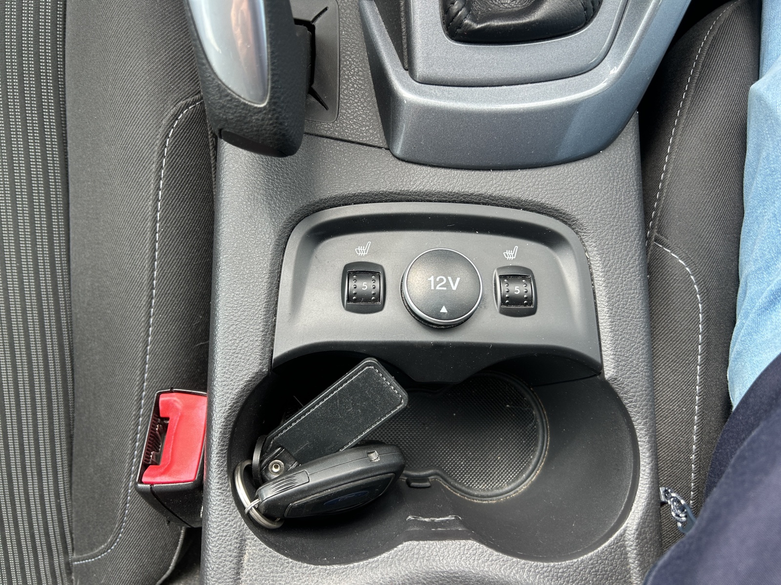 FORD Focus 1.0 SCTi Titanium-image-13