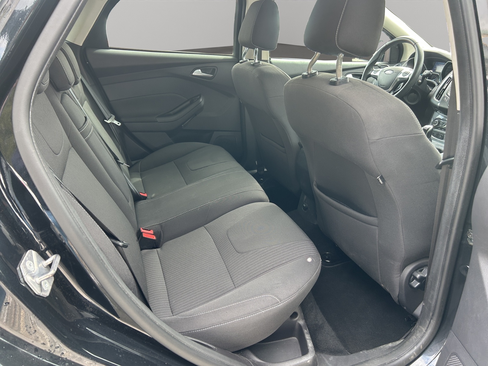 FORD Focus 1.0 SCTi Titanium-image-15