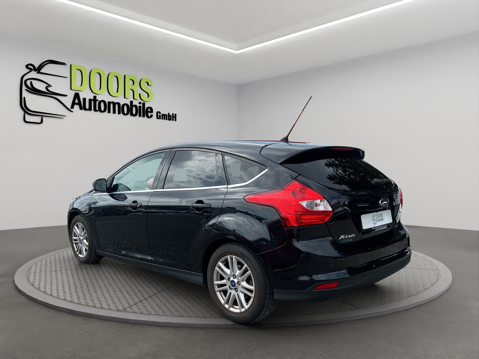FORD Focus 1.0 SCTi Titanium-image-6