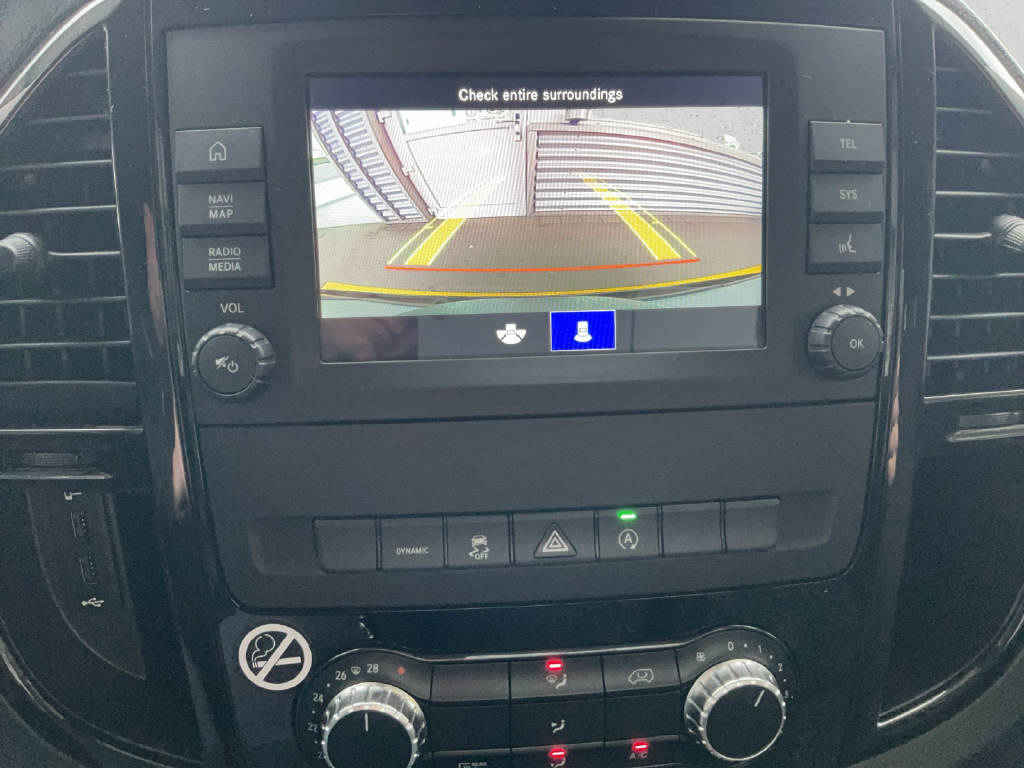 MERCEDES-BENZ Vito 116 CDI Lang Select Tourer 4 Matic-image-12