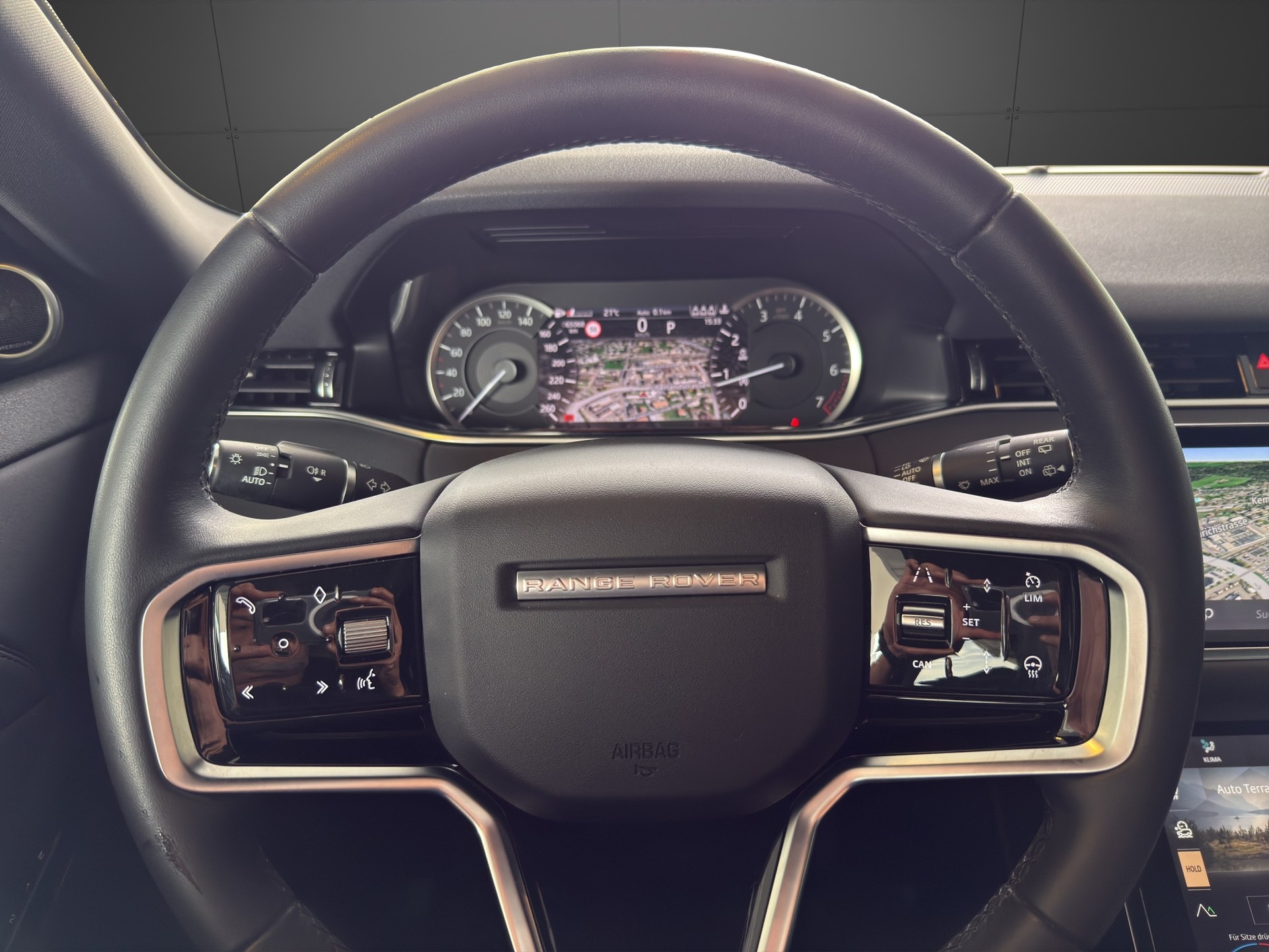 LAND ROVER Range Rover Evoque P 200 MHEV SE AT9-image-10
