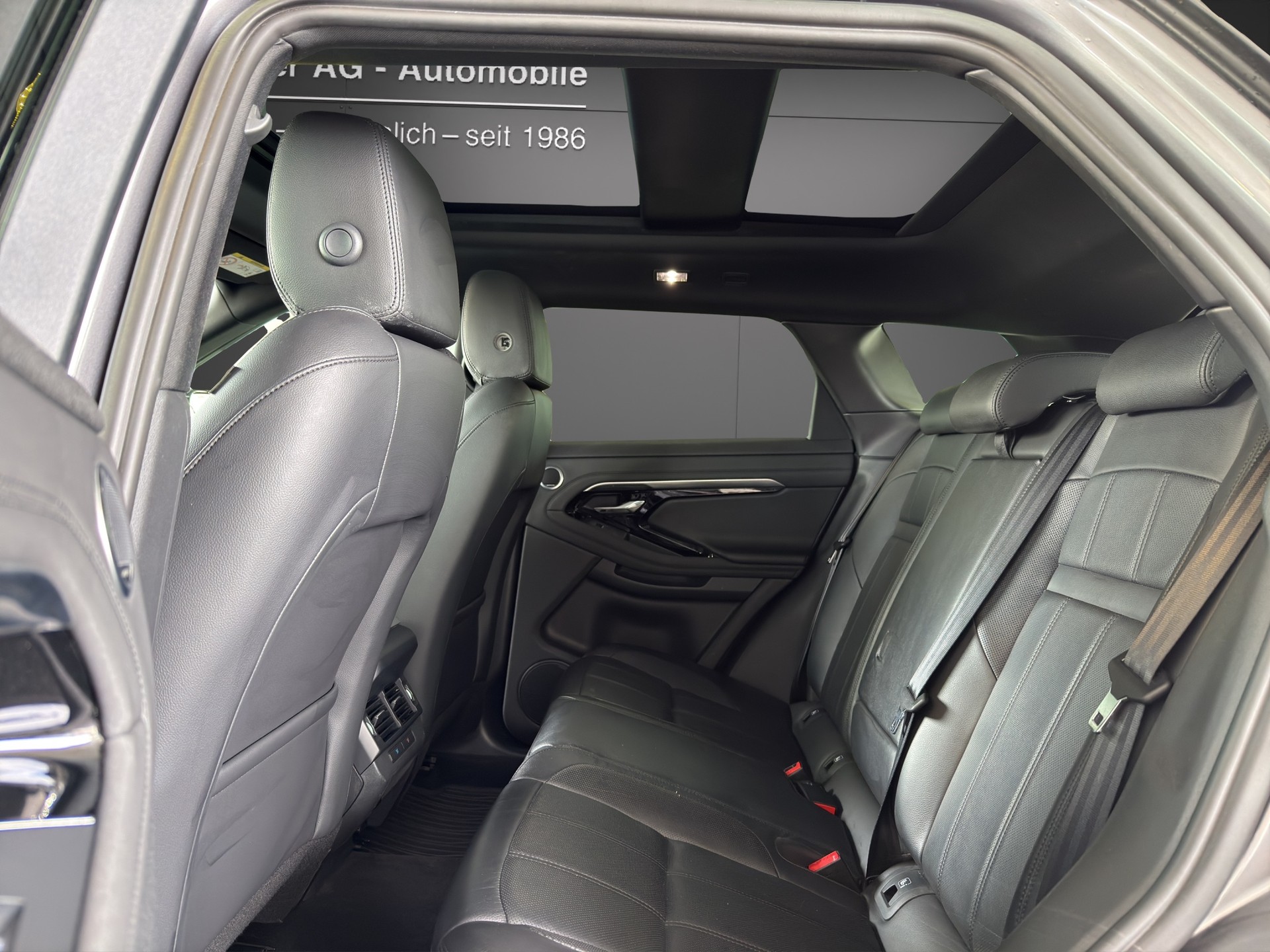 LAND ROVER Range Rover Evoque P 200 MHEV SE AT9-image-6