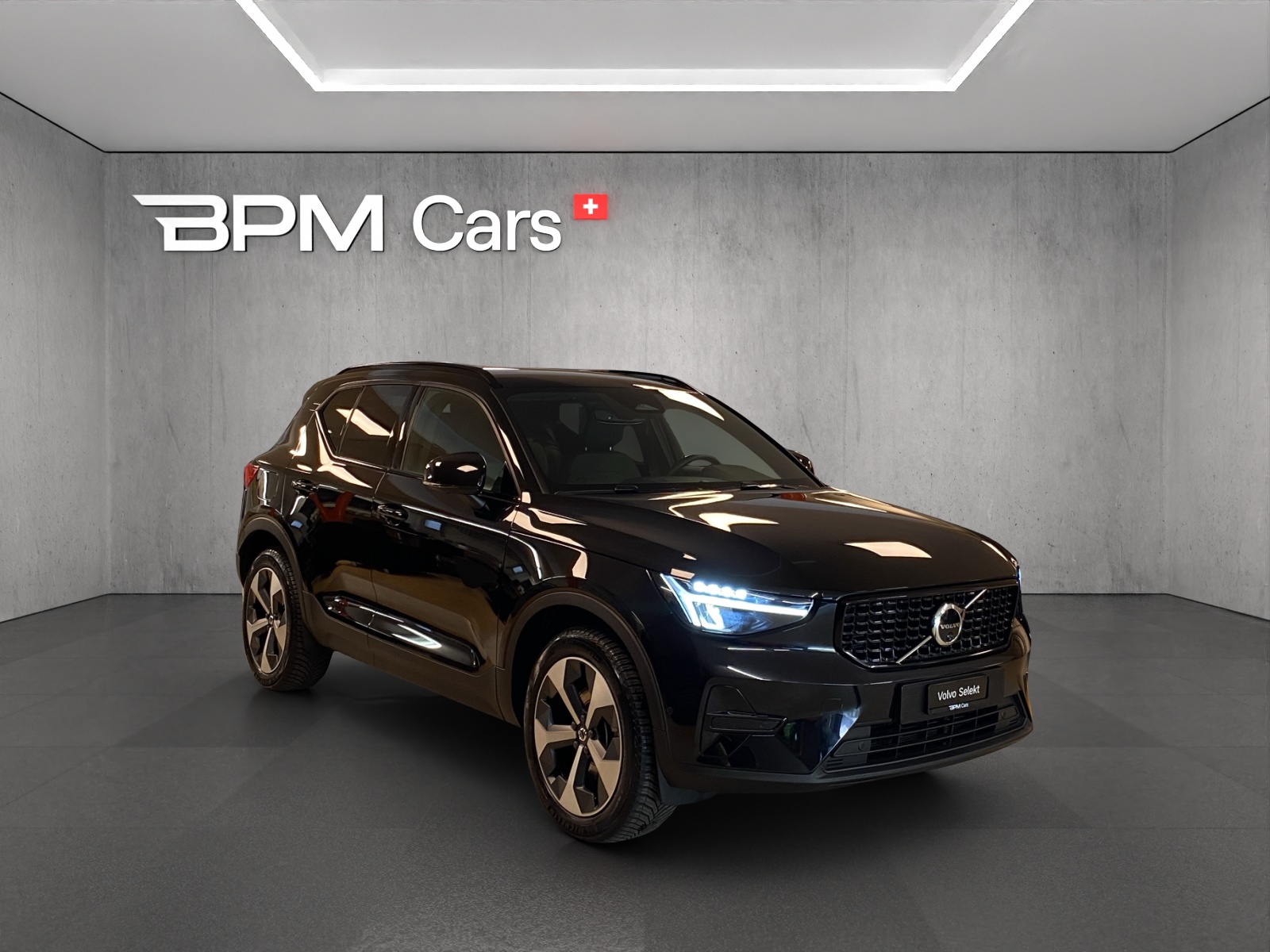 VOLVO XC40 B4 Benzin Mild Hybrid Plus Dark DCT-image-4