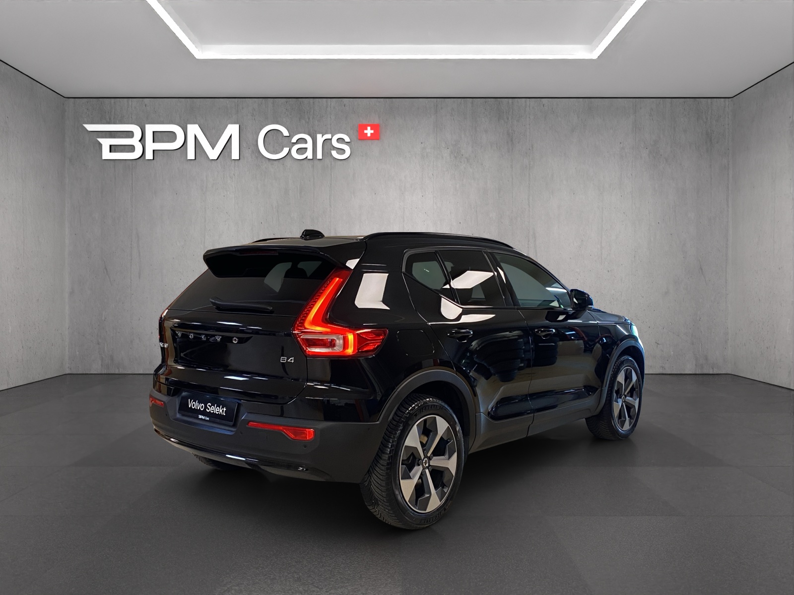 VOLVO XC40 B4 Benzin Mild Hybrid Plus Dark DCT-image-1