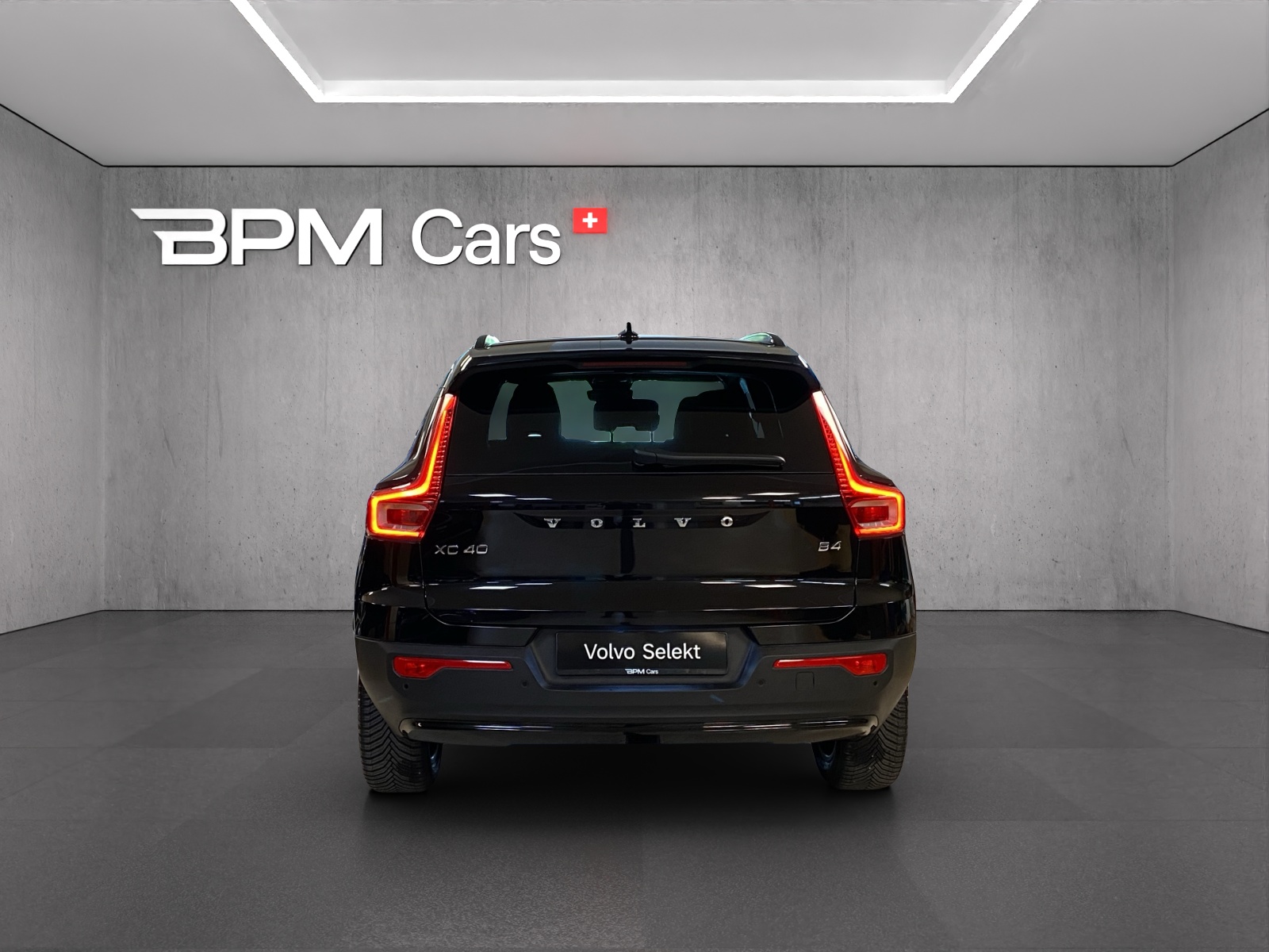VOLVO XC40 B4 Benzin Mild Hybrid Plus Dark DCT-image-3