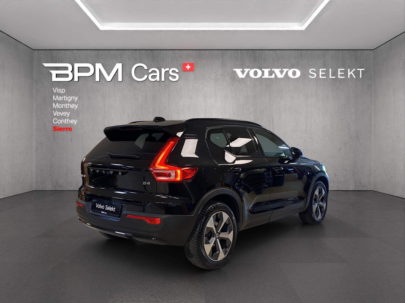 VOLVO XC40 B4 Benzin Mild Hybrid Plus Dark DCT-image-1