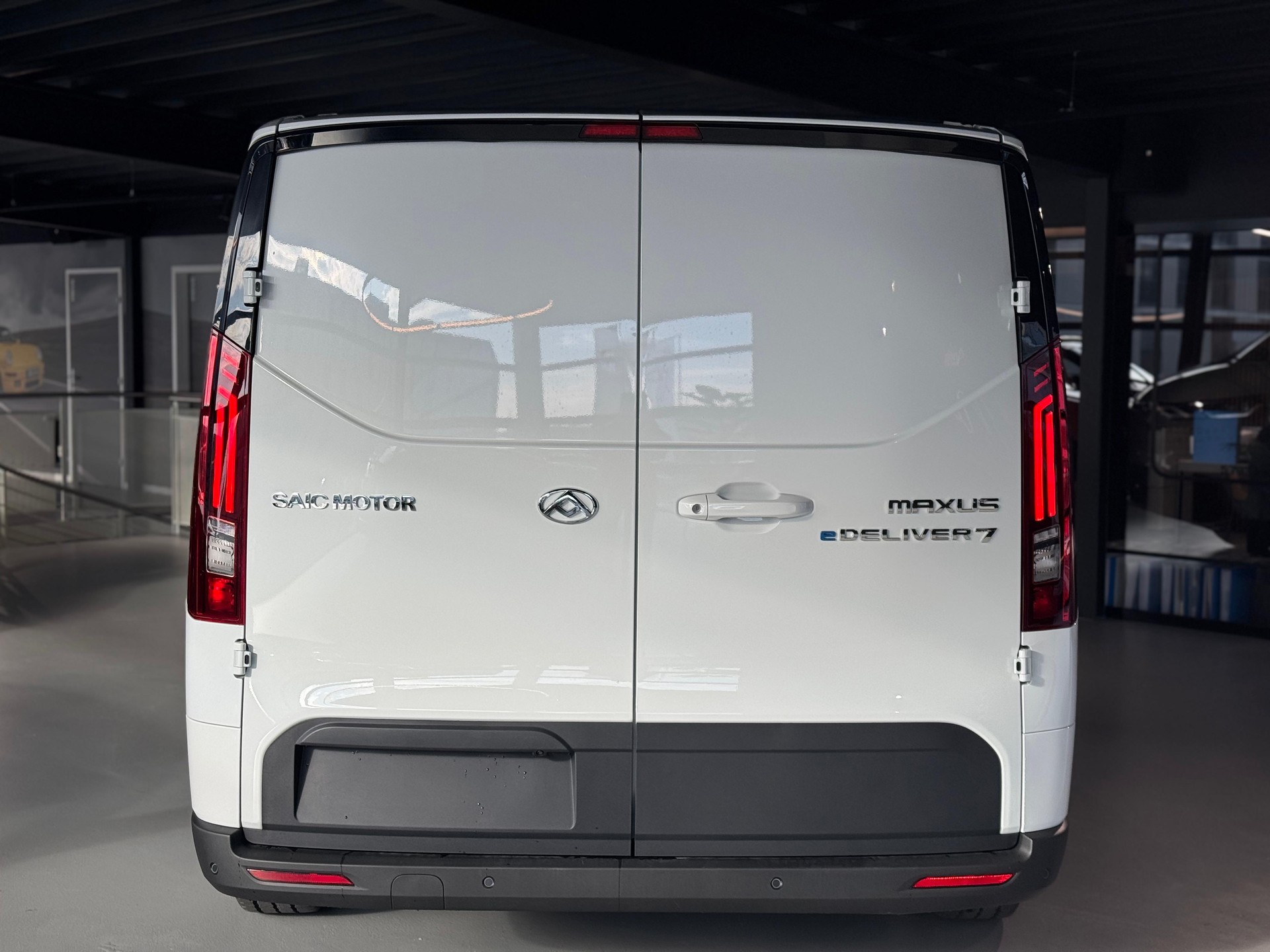 MAXUS eDeliver 7 L1 77kWh-image-3