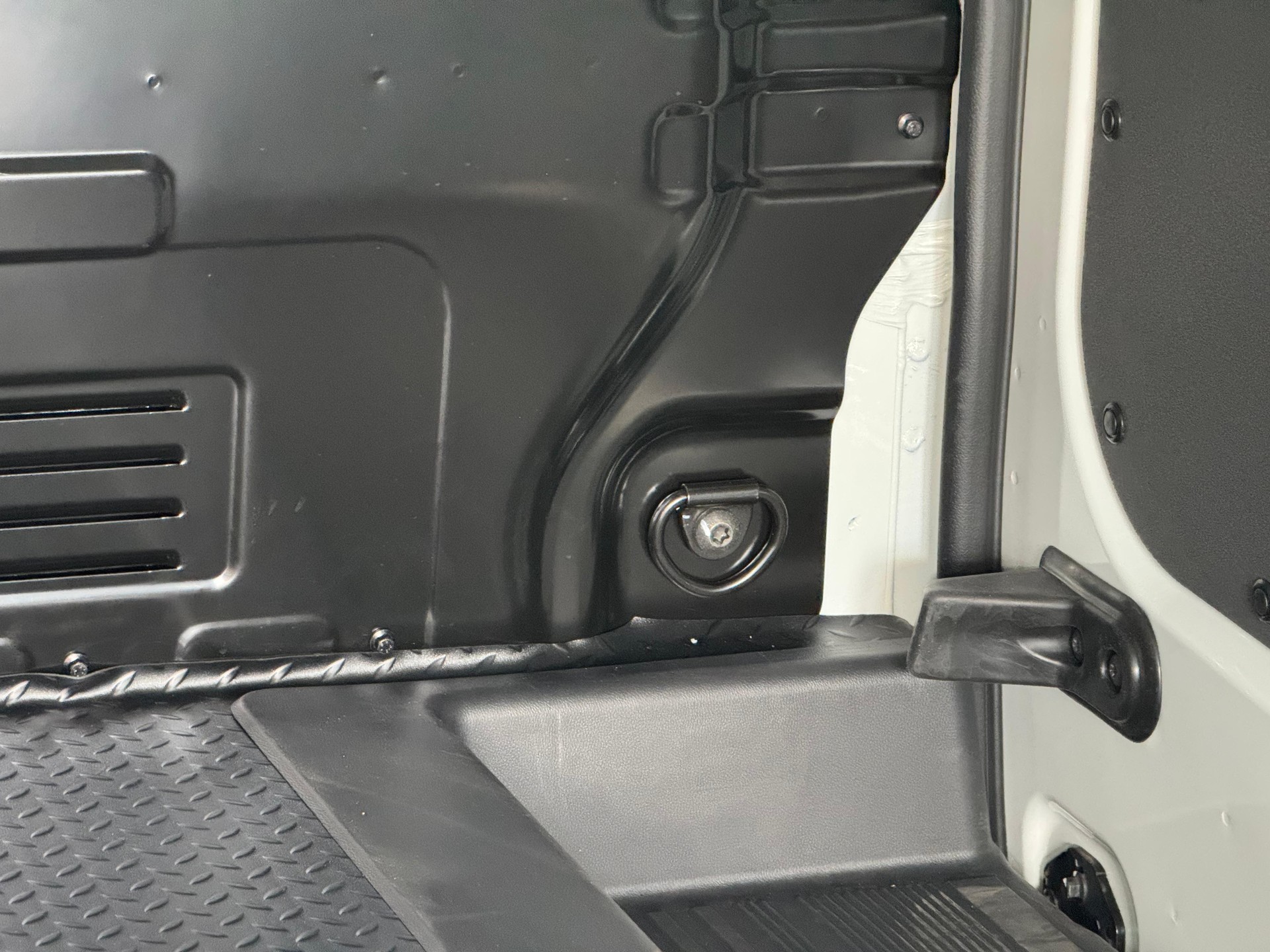 MAXUS eDeliver 7 L1 77kWh-image-29