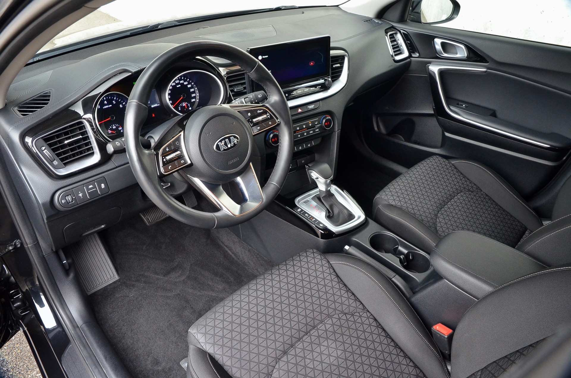 KIA Ceed Sportswagon 1.5 T-GDi MHEV Power DCT-image-6
