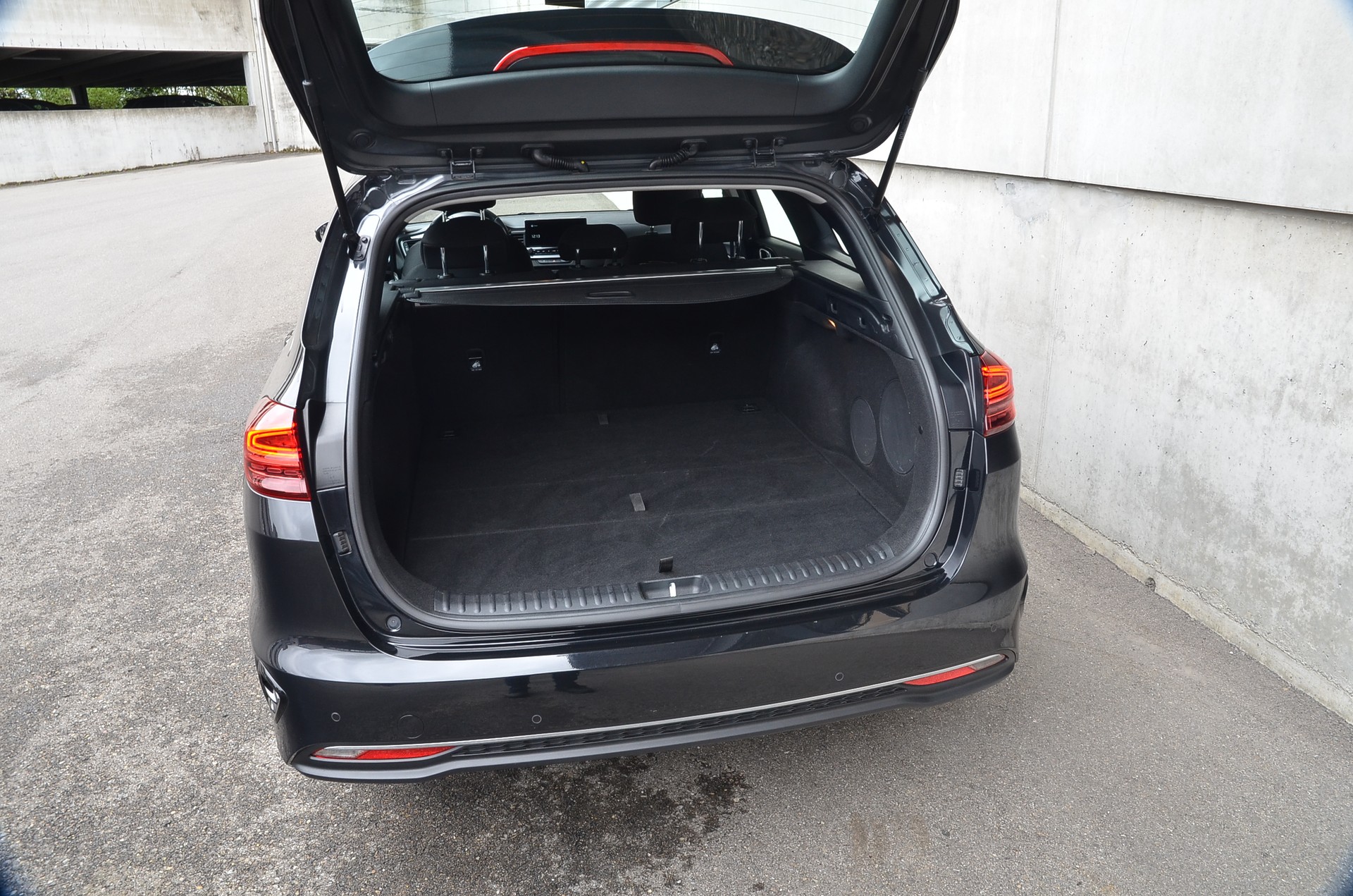 KIA Ceed Sportswagon 1.5 T-GDi MHEV Power DCT-image-4
