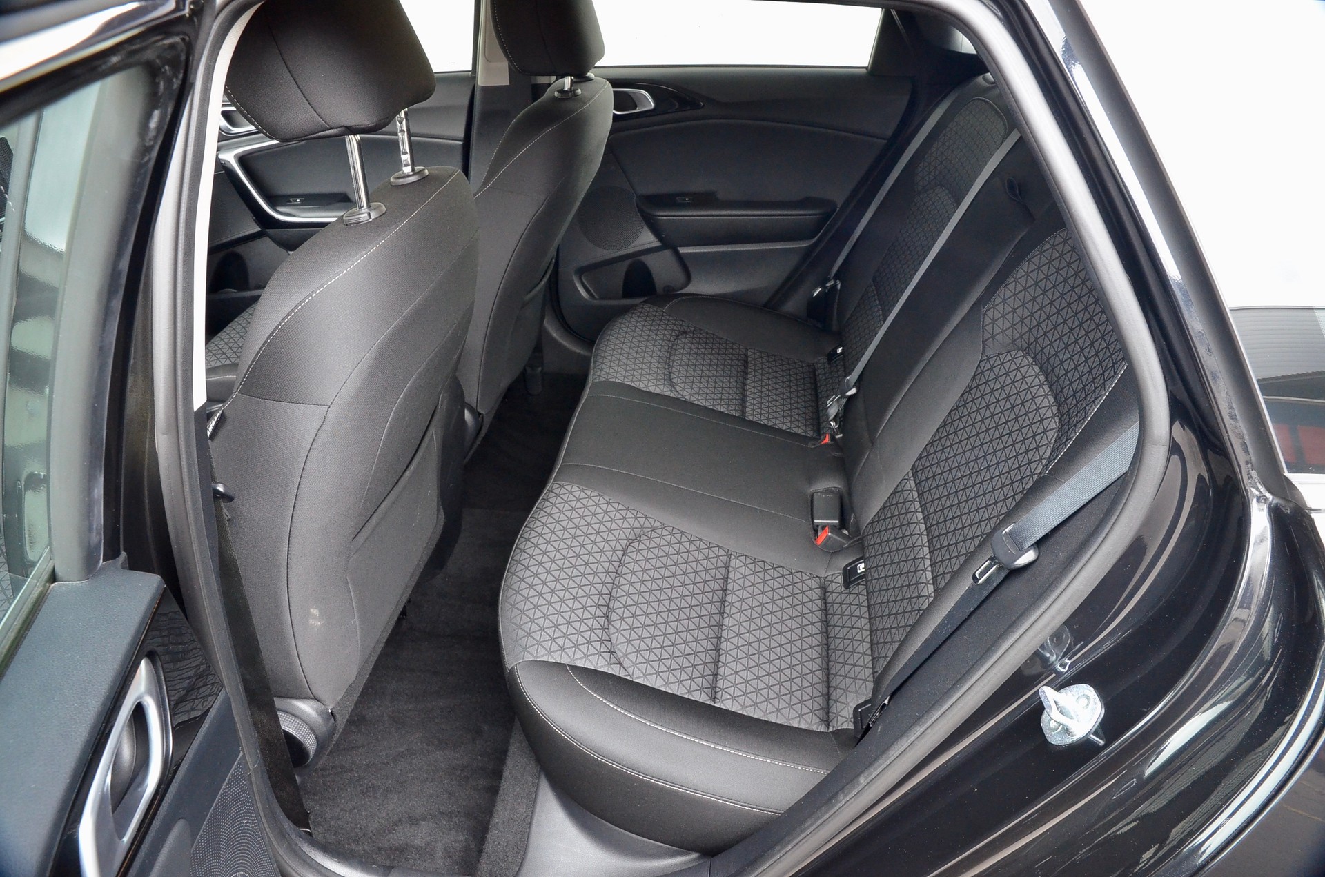 KIA Ceed Sportswagon 1.5 T-GDi MHEV Power DCT-image-8