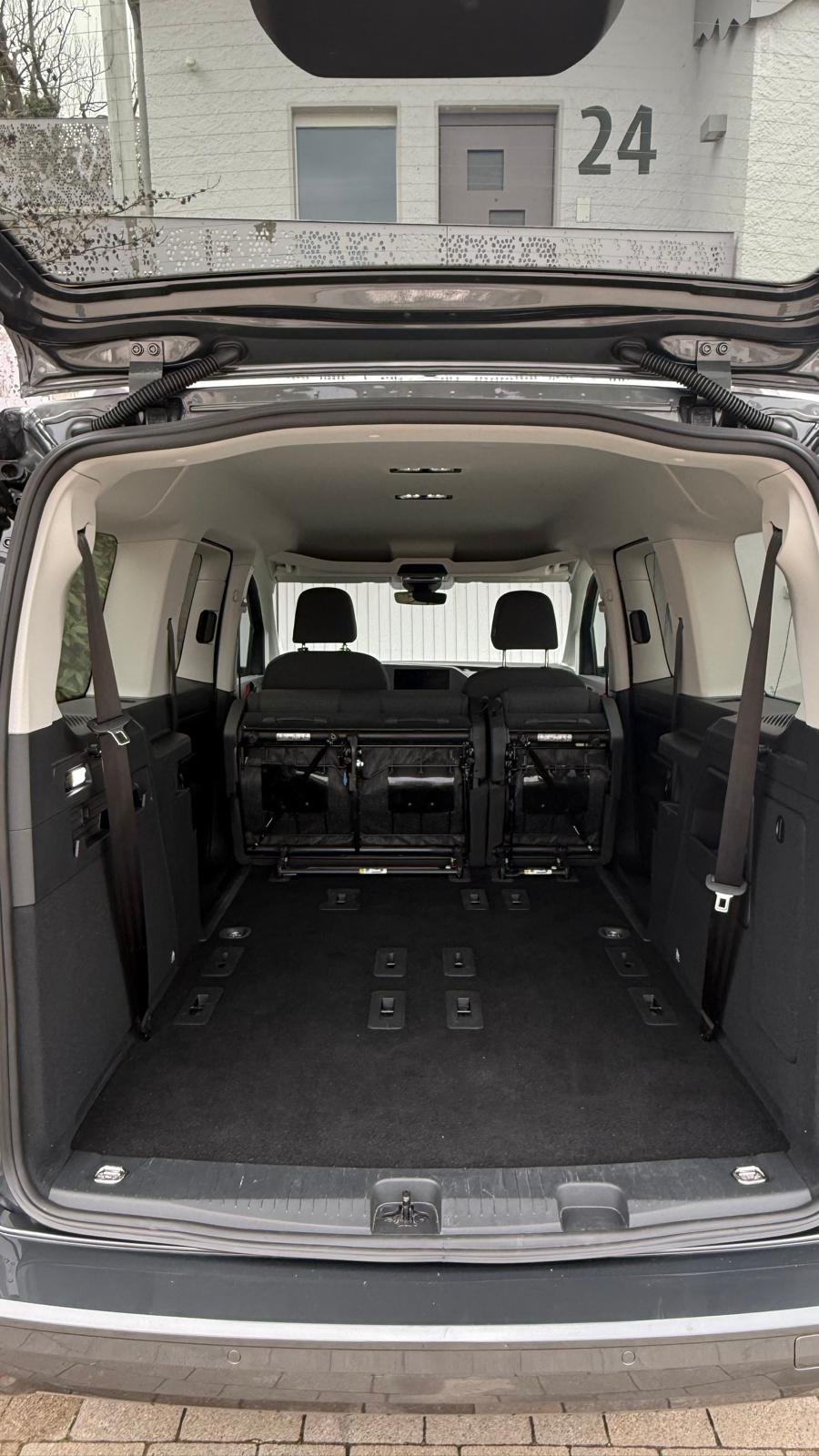 VW Caddy, 1.5 TSI Liberty Maxi DSG, mit Garantie-image-5