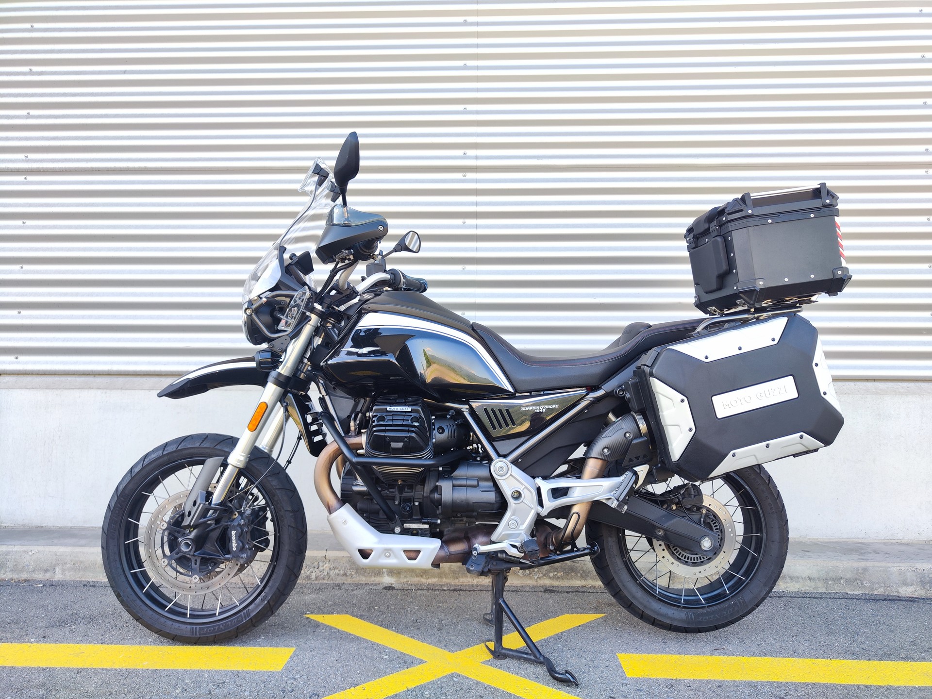MOTO GUZZI V85 TT Guardia d'Onore-showroom-element-1