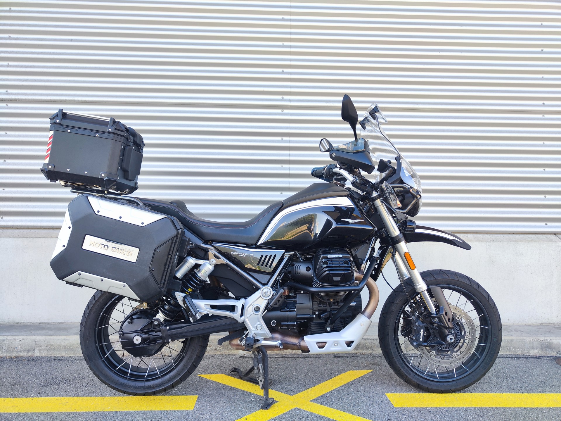 MOTO GUZZI V85 TT Guardia d'Onore