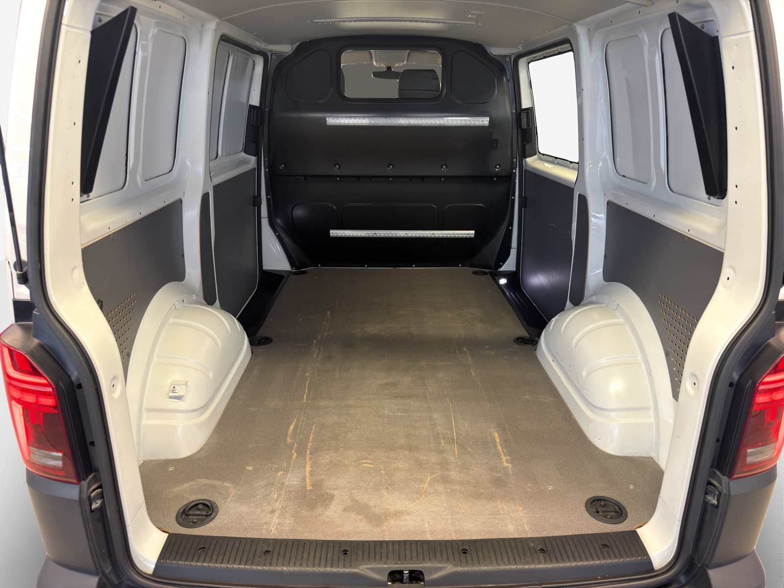 VW T6.1 2.0 TDI 4Motion-image-12