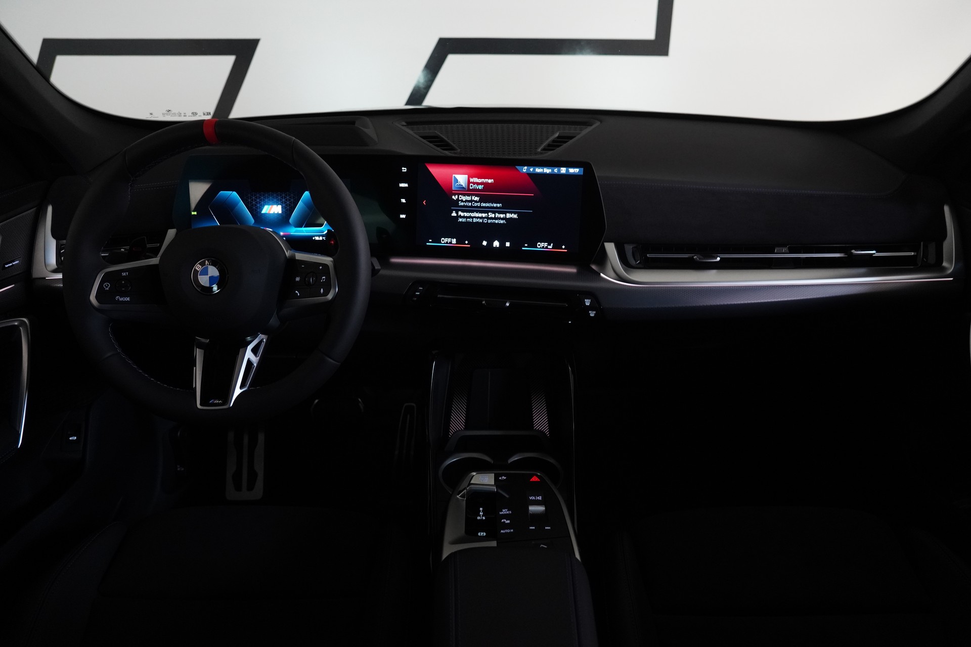 BMW X1 xDrive M35i-image-17