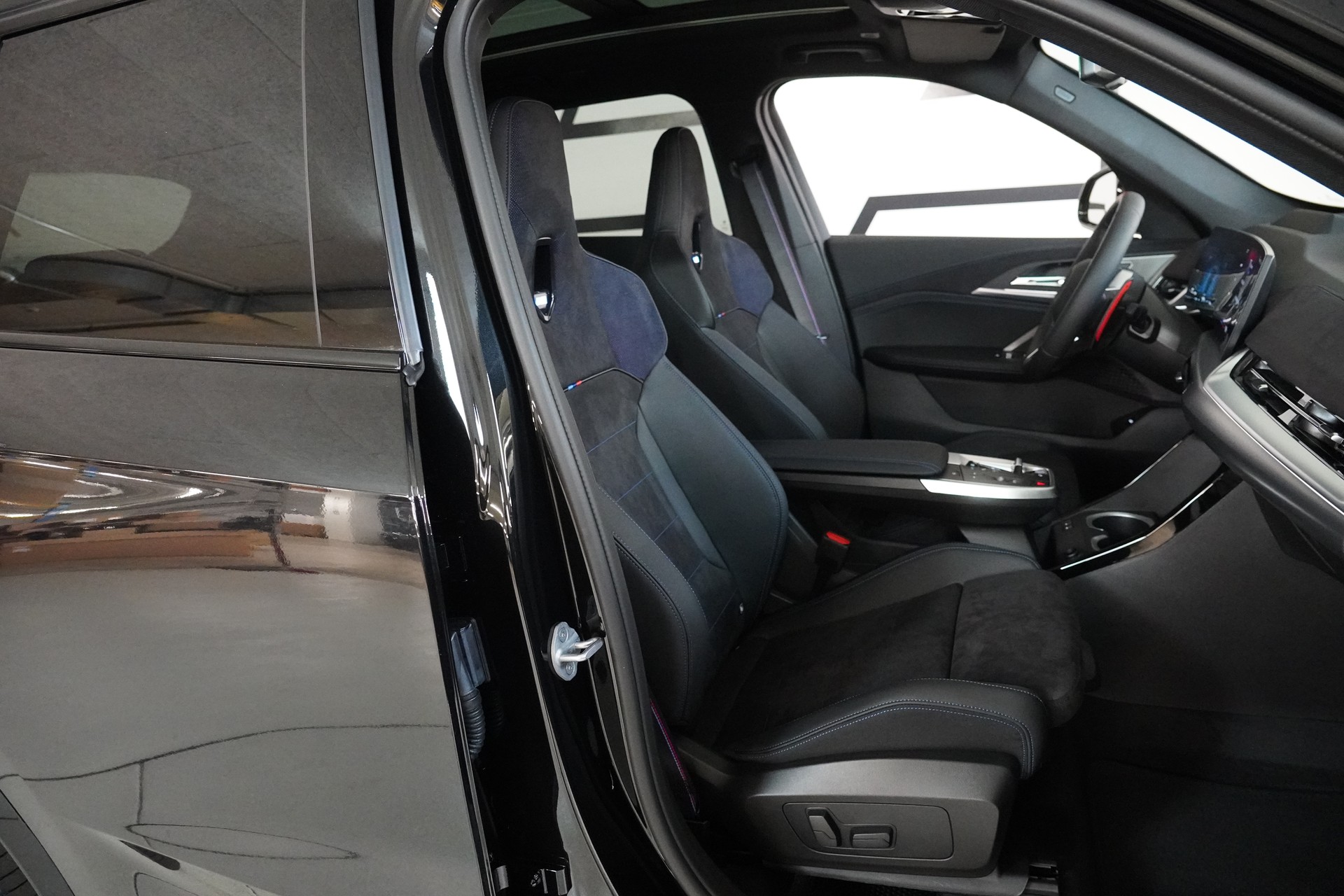 BMW X1 xDrive M35i-image-14