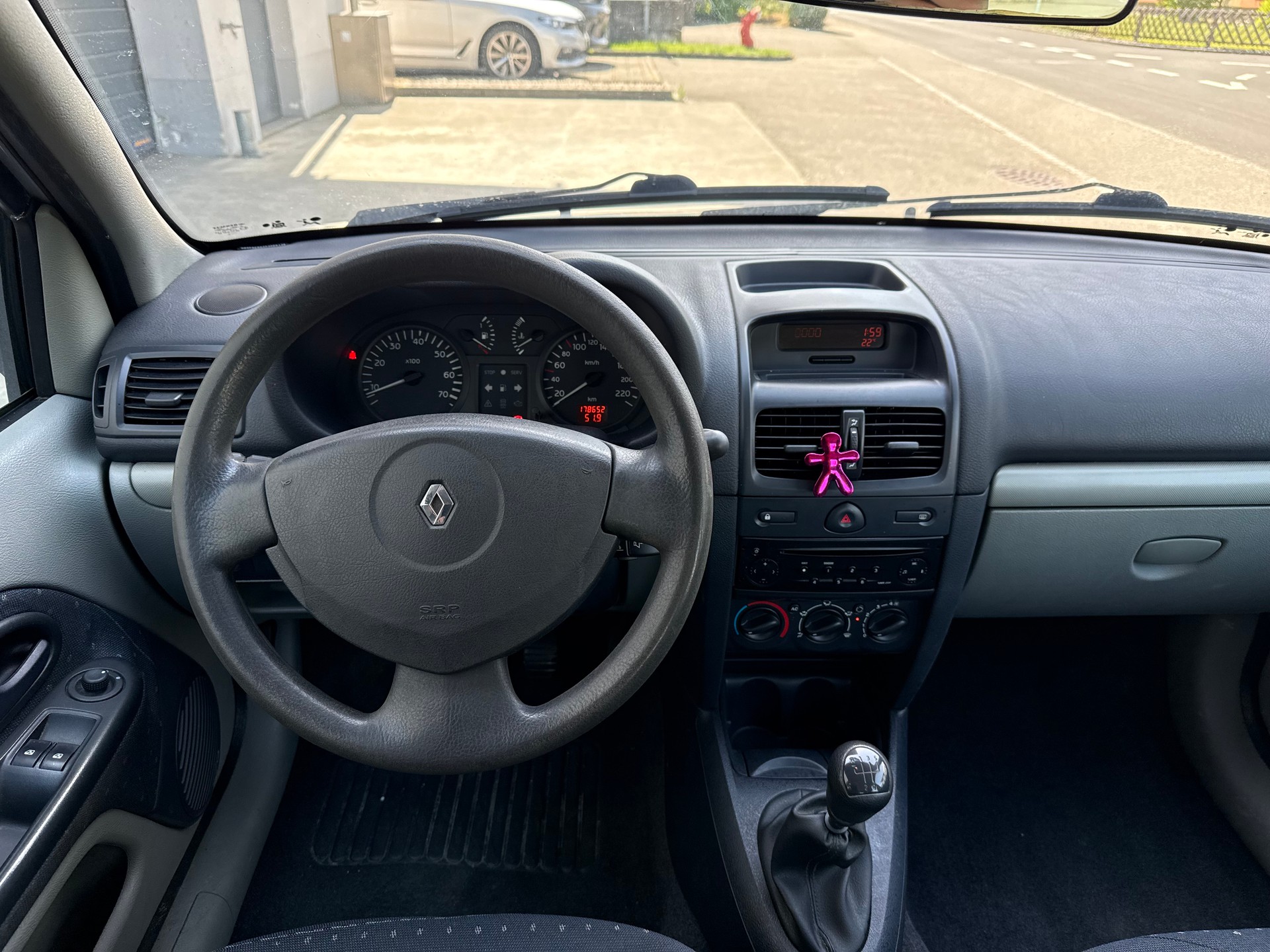 RENAULT Clio 1.2 Expression-image-10