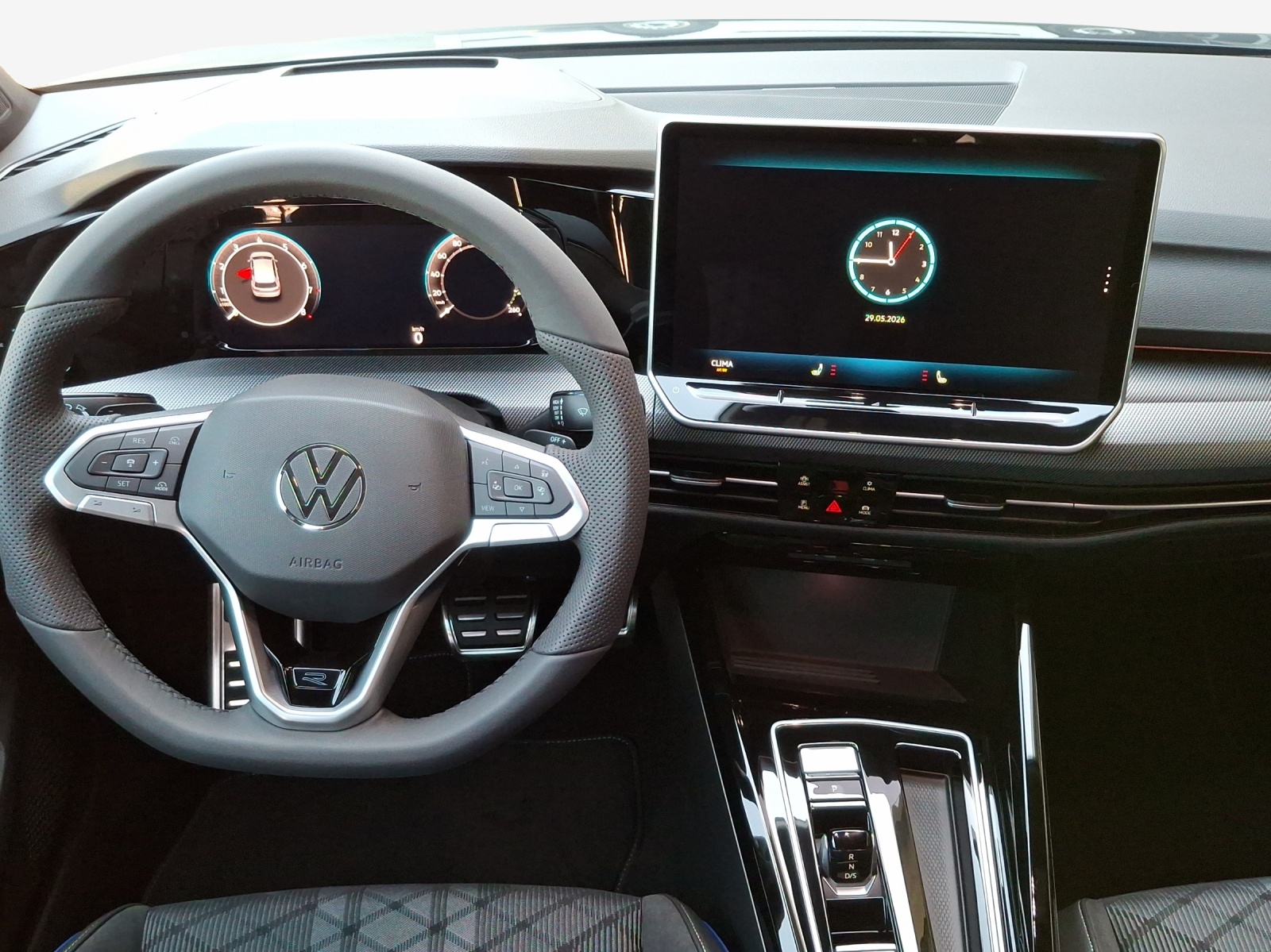VW Golf 1.5 e TSI mHEV R-Line DSG-image-8