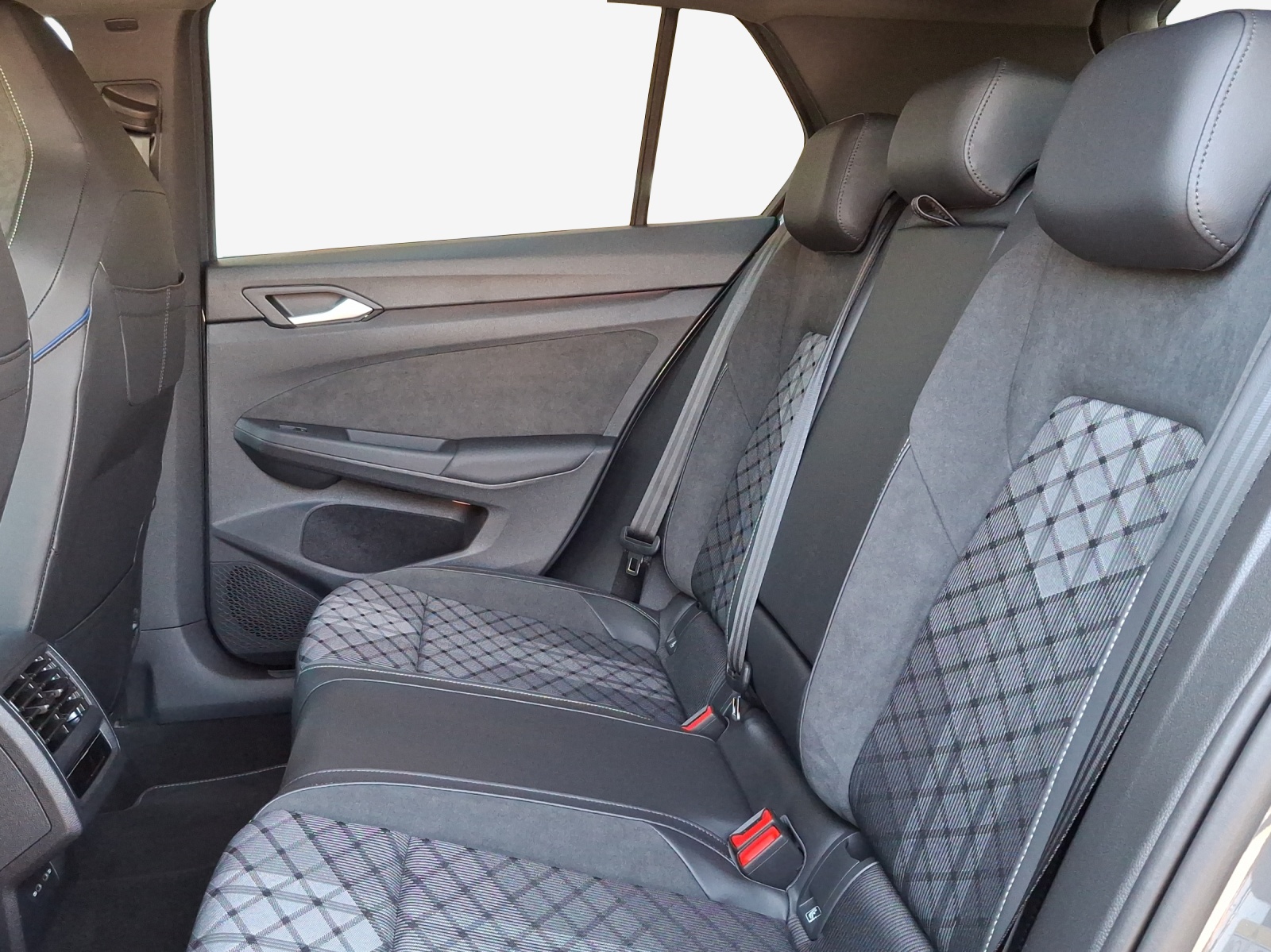 VW Golf 1.5 e TSI mHEV R-Line DSG-image-11