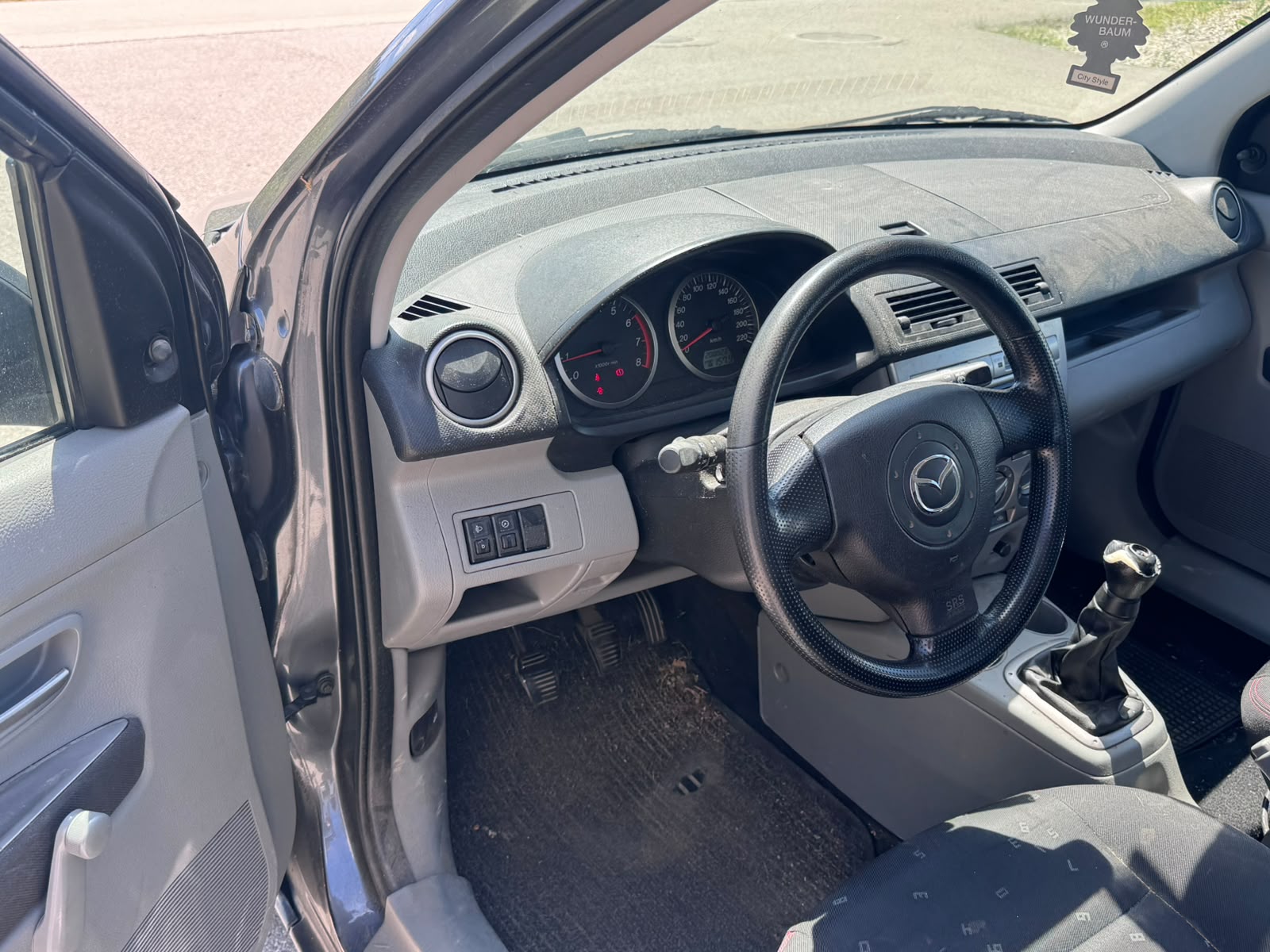 MAZDA 2 1.25i 16V Confort-image-9