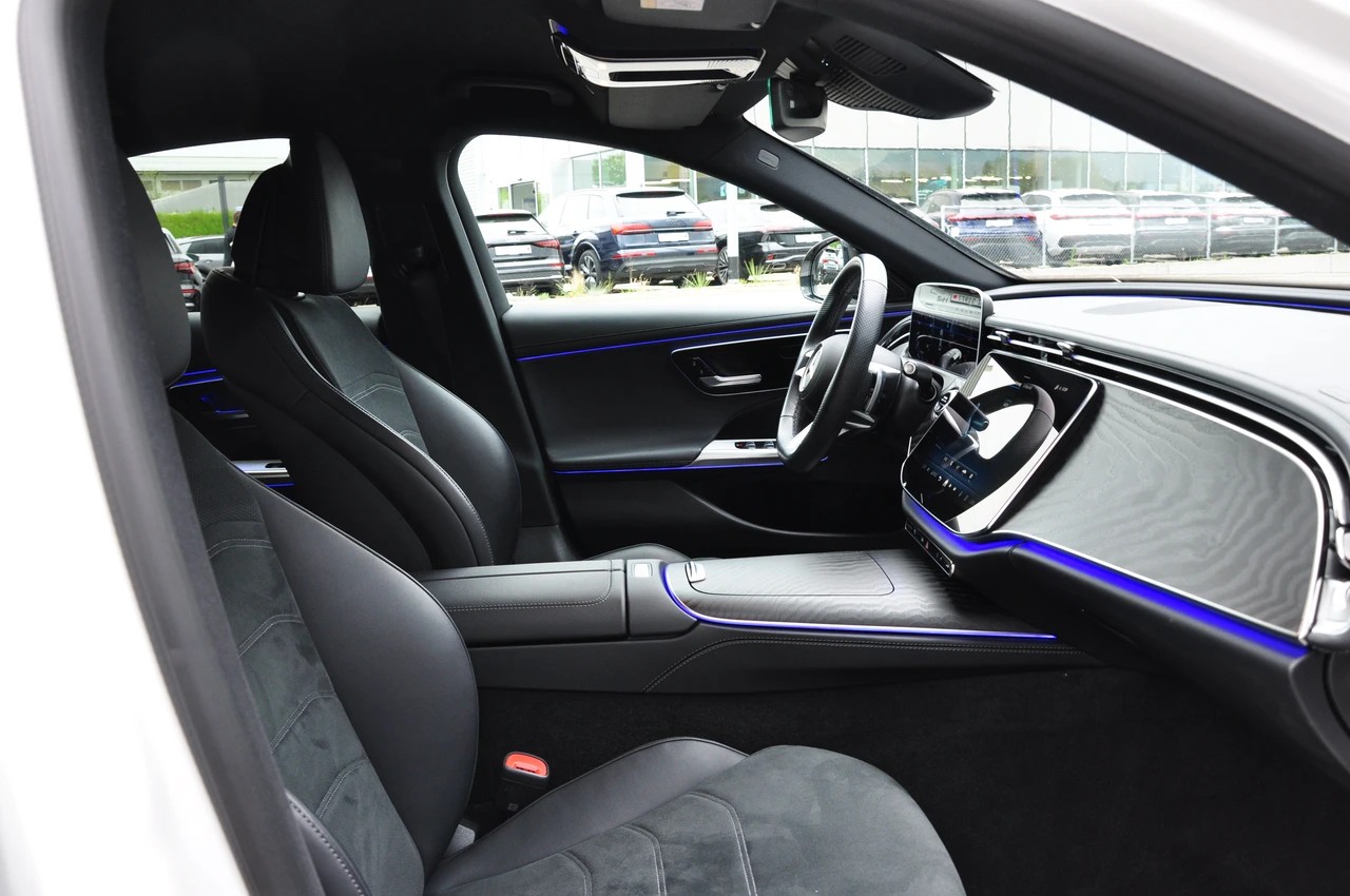 MERCEDES-BENZ E 220 d 9G-Tronic AMG Line-image-11