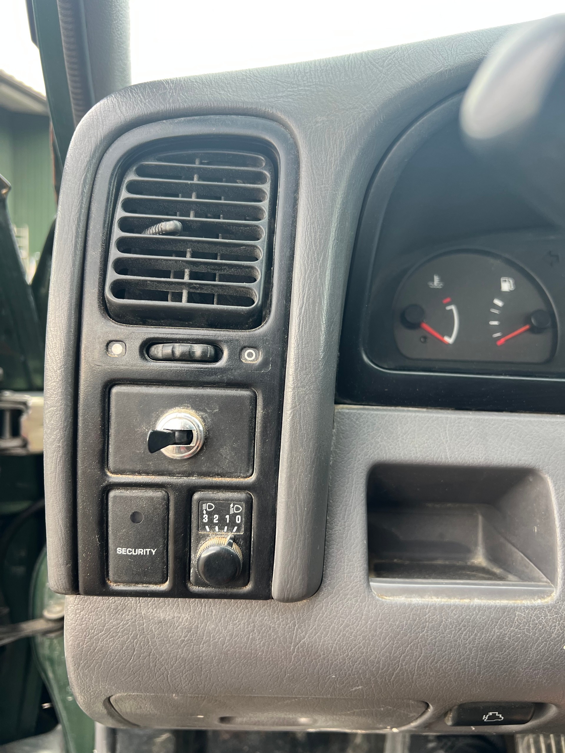NISSAN King Cab 2.5TDi 4x4-image-13