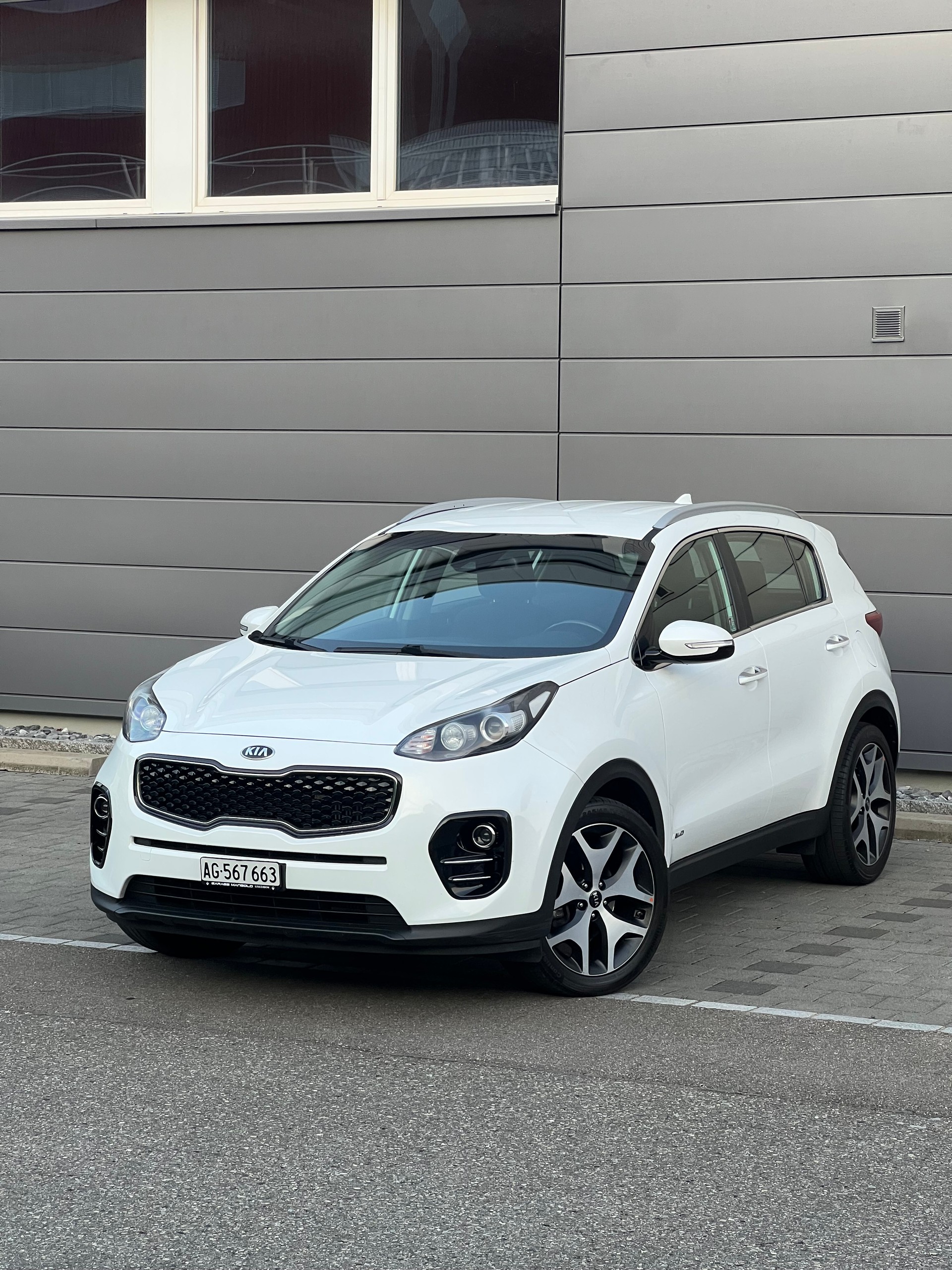 KIA Sportage 2.0 CRDi Trend-image-4