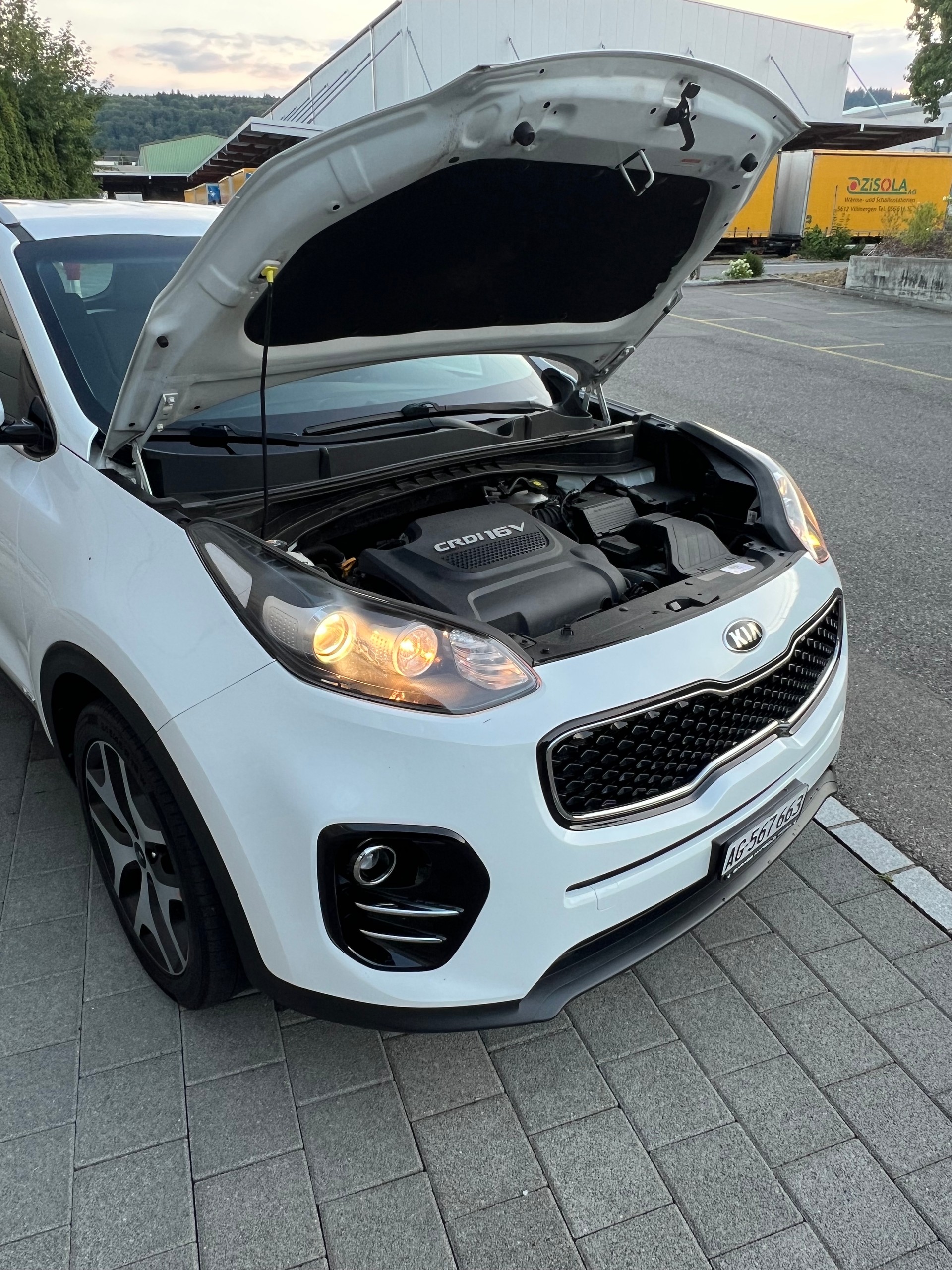 KIA Sportage 2.0 CRDi Trend-image-13