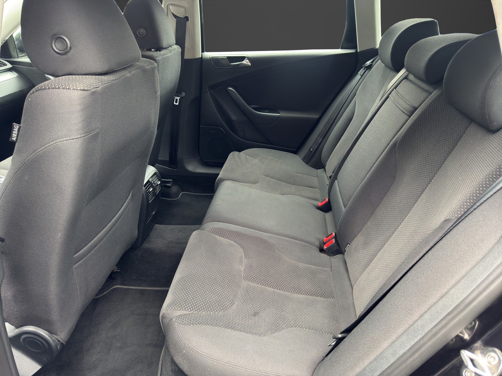 VW Passat Variant 1.8 TSI Comfortline Tiptronic-image-14