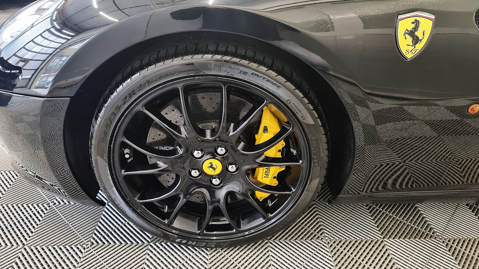 FERRARI 599 GTB FIORANO-image-12