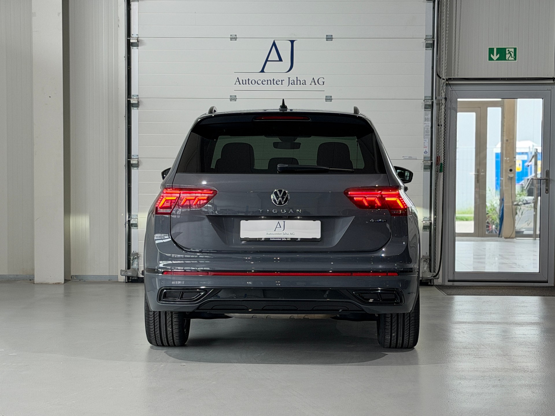 VW Tiguan 2.0TSI R-Line 4Motion DSG (CH) Black Style-image-22