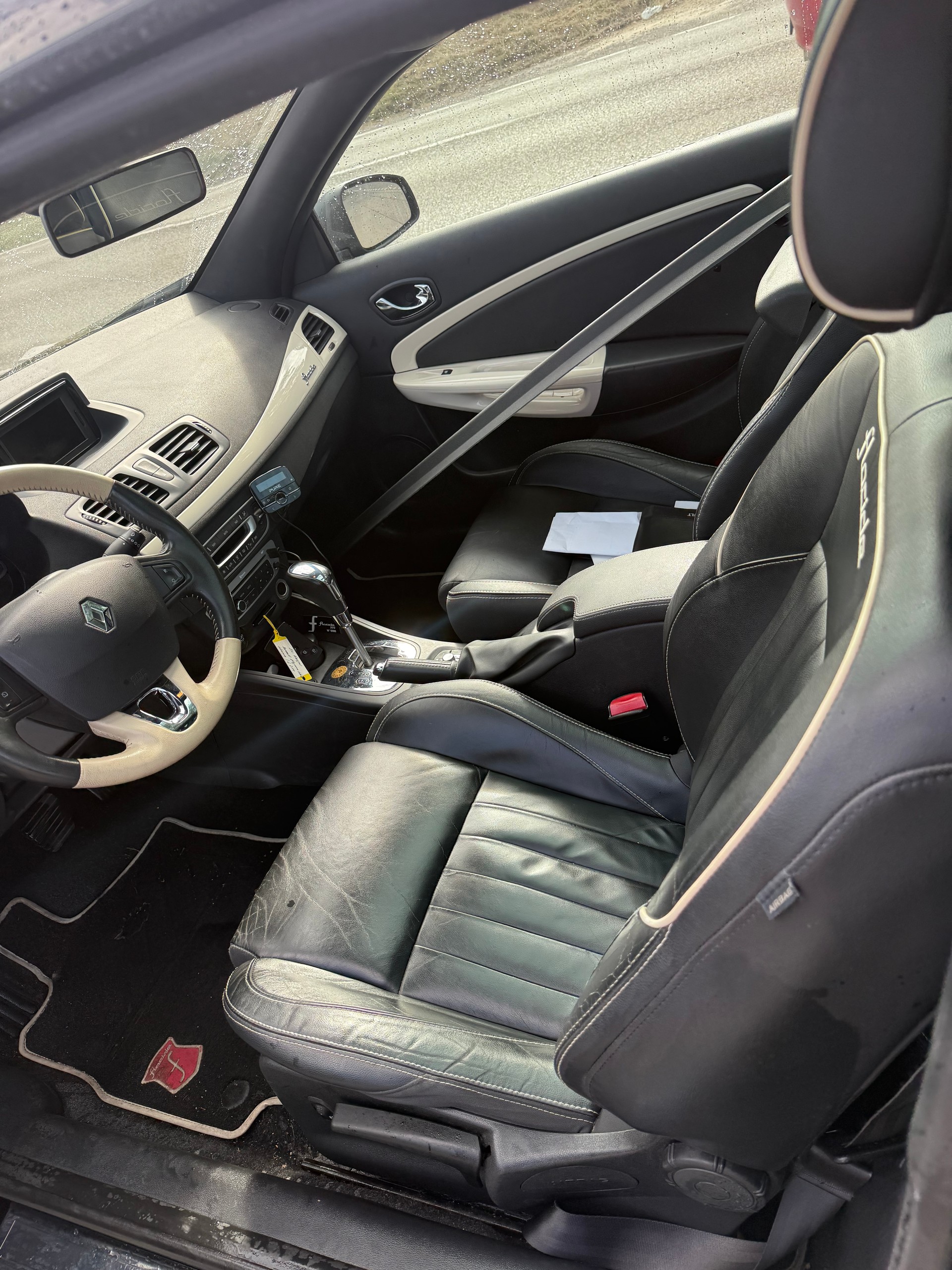 RENAULT Mégane CC 2.0 16V GT Line CVT-image-4