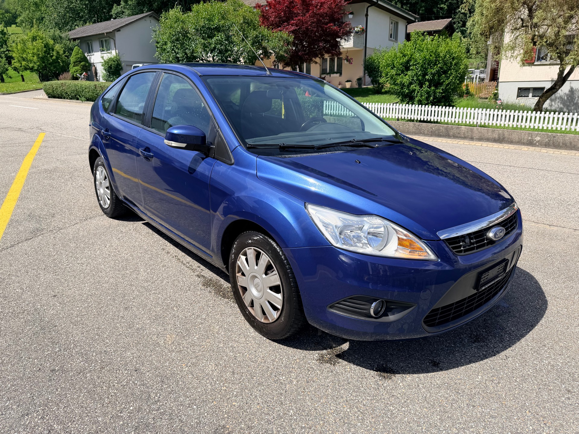 FORD Focus 1.8i Flexifuel Ambiente-image-1