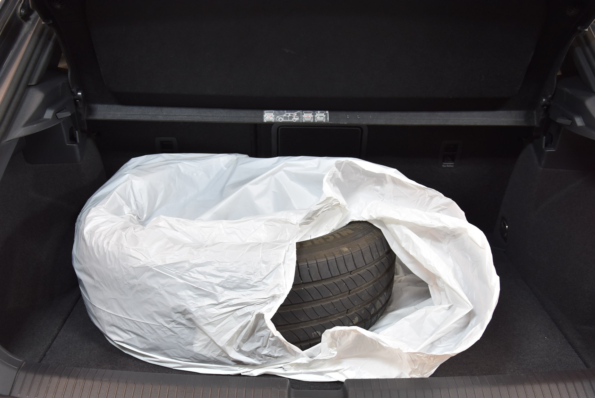 VW T-Roc 2.0 TSI Sport DSG 4Motion-image-12