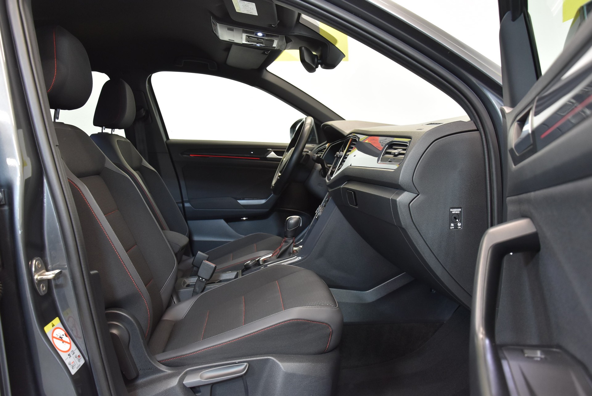 VW T-Roc 2.0 TSI Sport DSG 4Motion-image-3