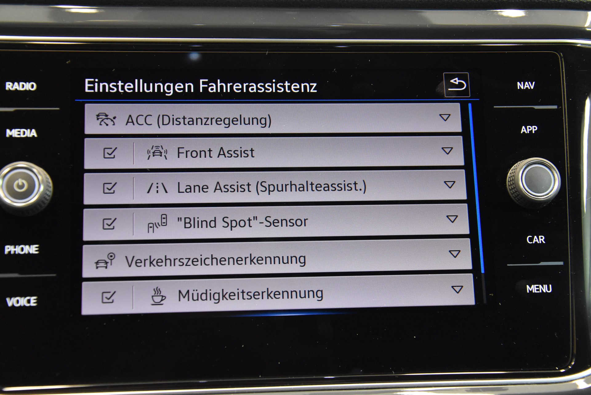 VW T-Roc 2.0 TSI Sport DSG 4Motion-image-8