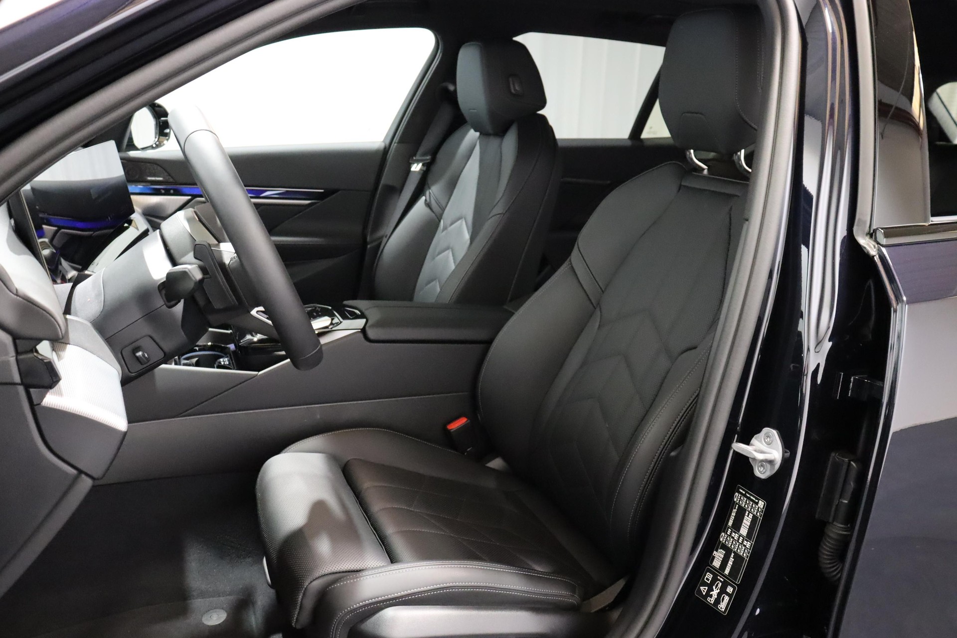 BMW 520d xDrive Touring-image-6