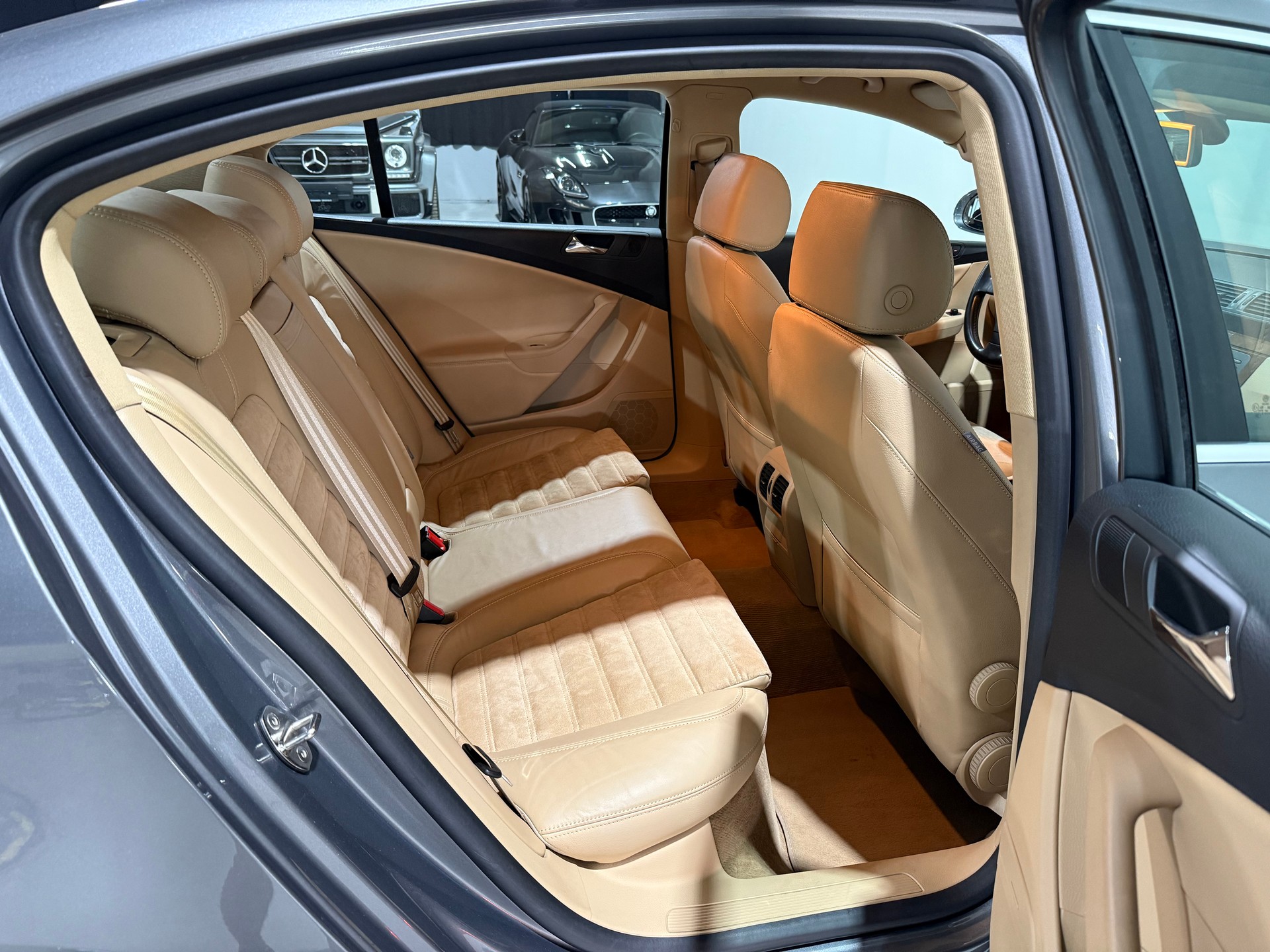 VW Passat 2.0 FSI Highline-image-13