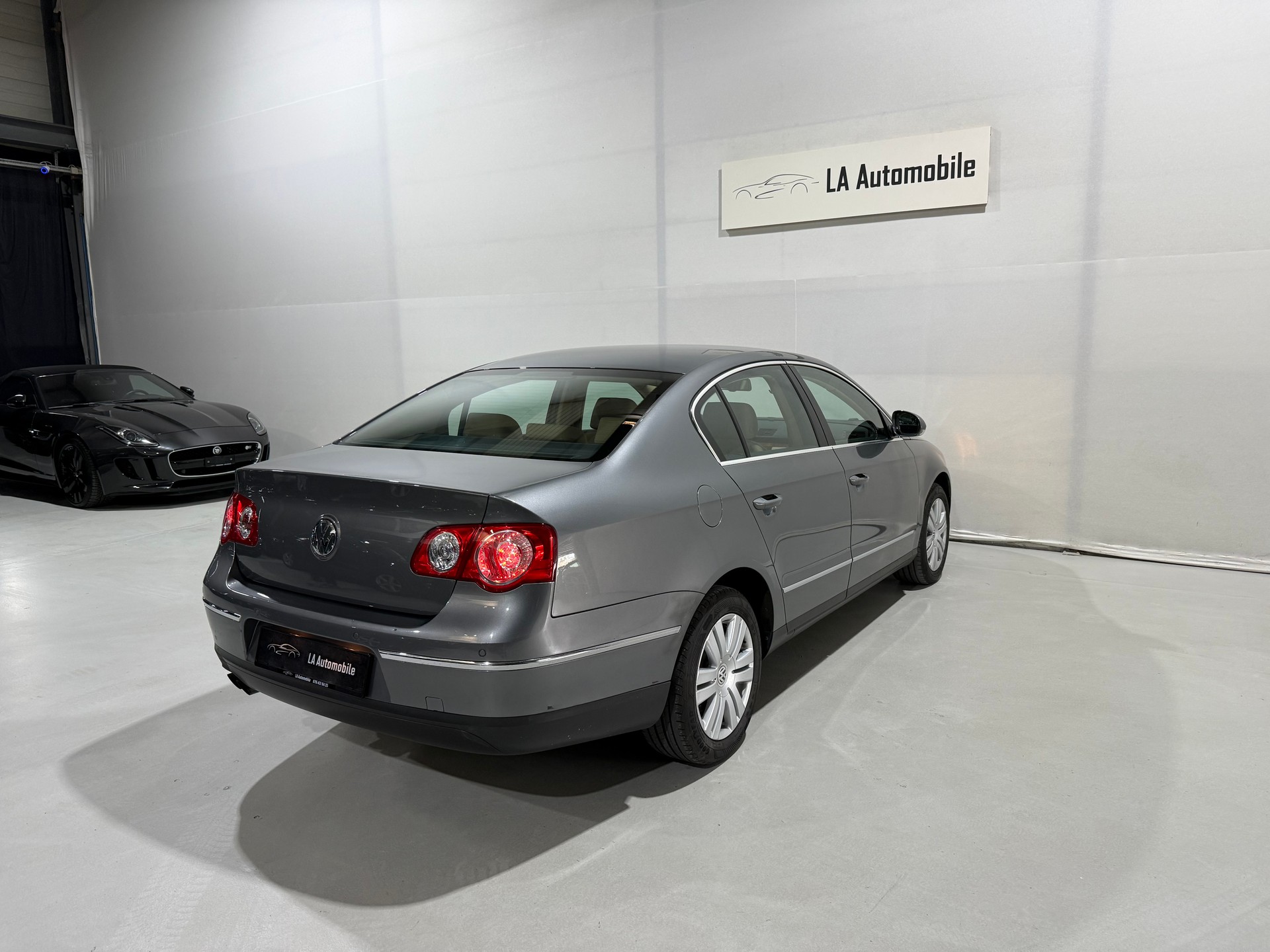 VW Passat 2.0 FSI Highline-image-8