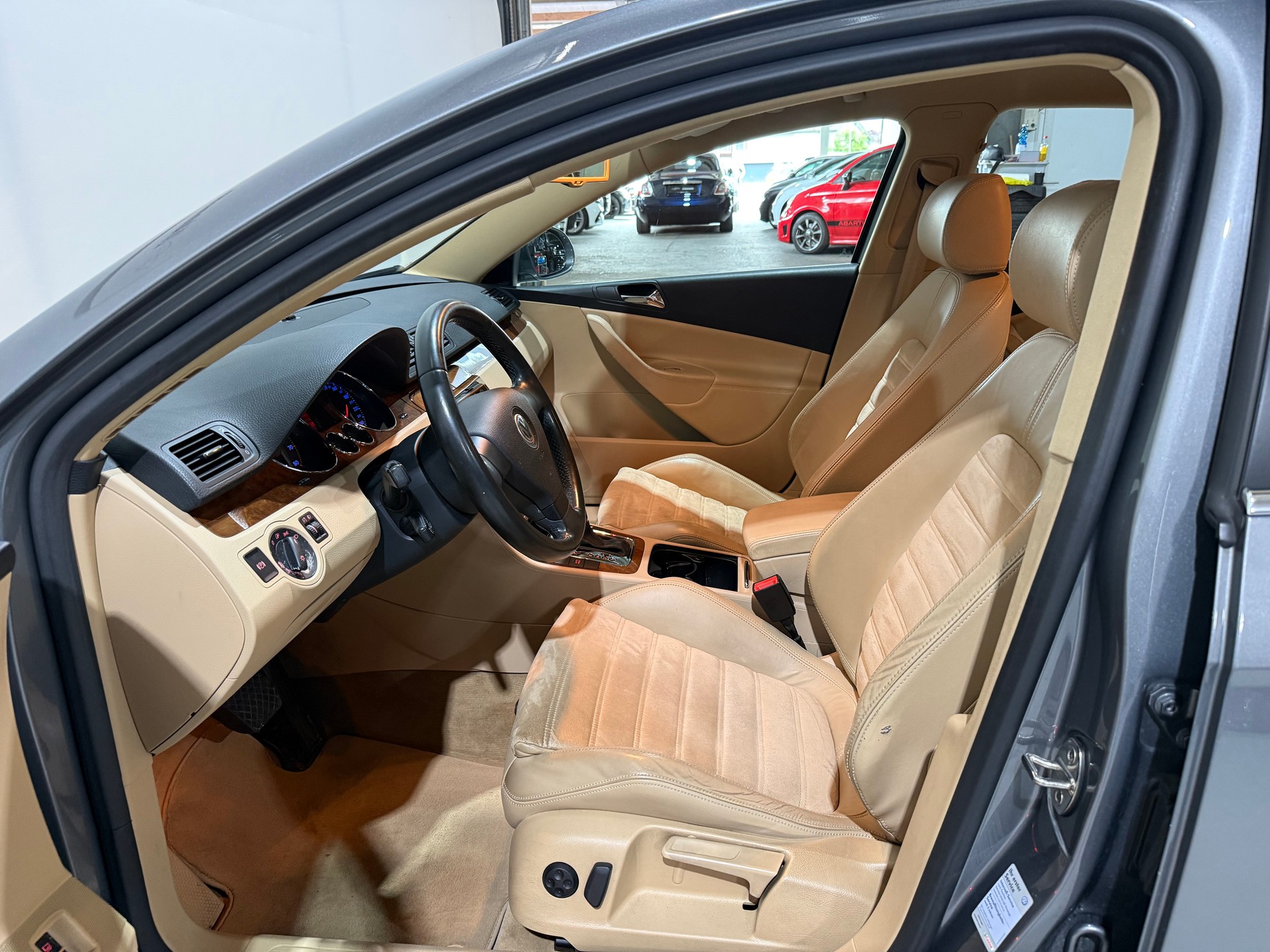 VW Passat 2.0 FSI Highline-image-11