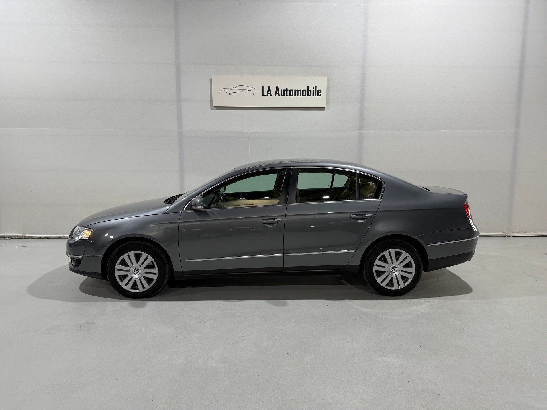 VW Passat 2.0 FSI Highline-image-2