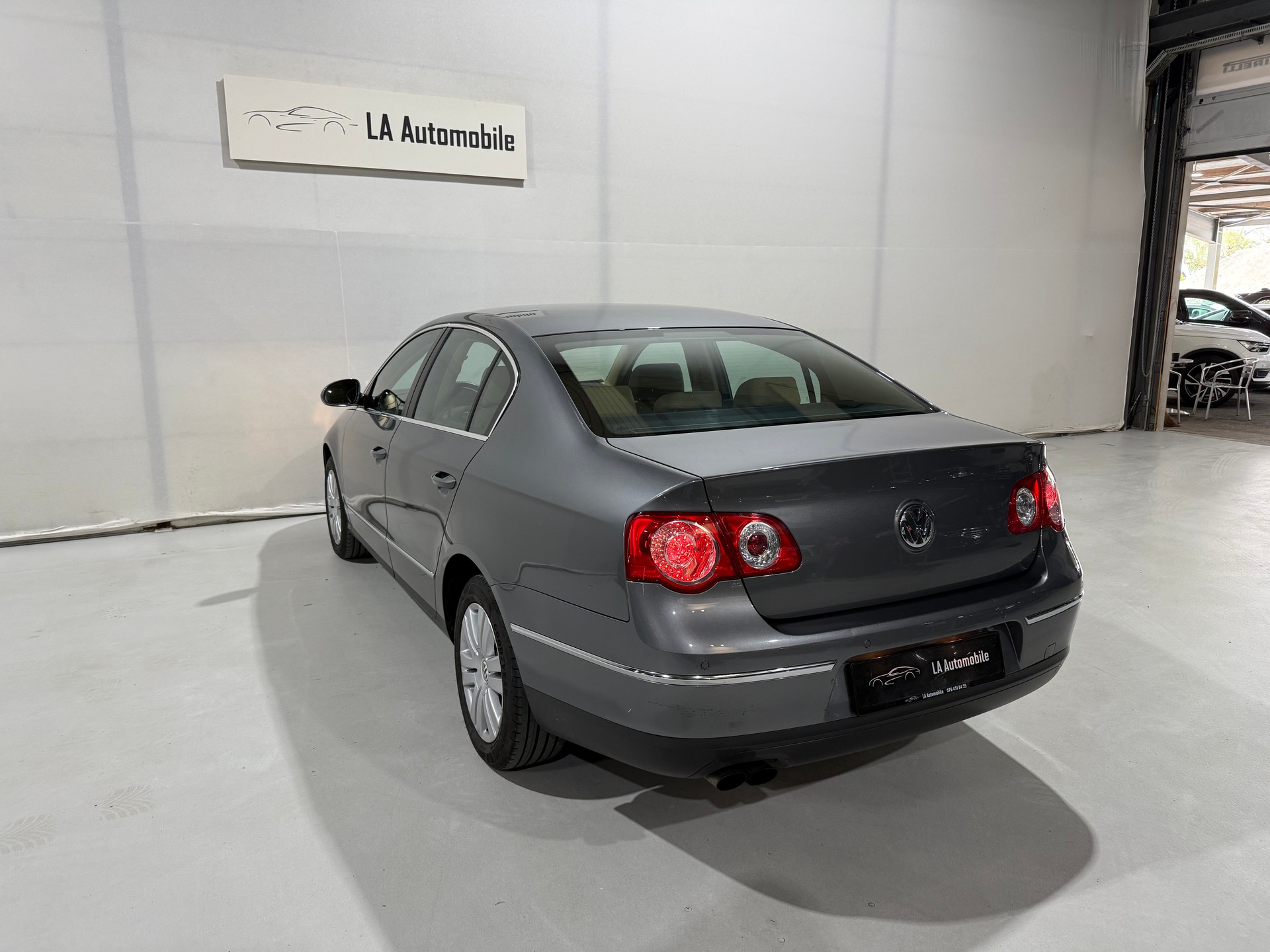 VW Passat 2.0 FSI Highline-image-9