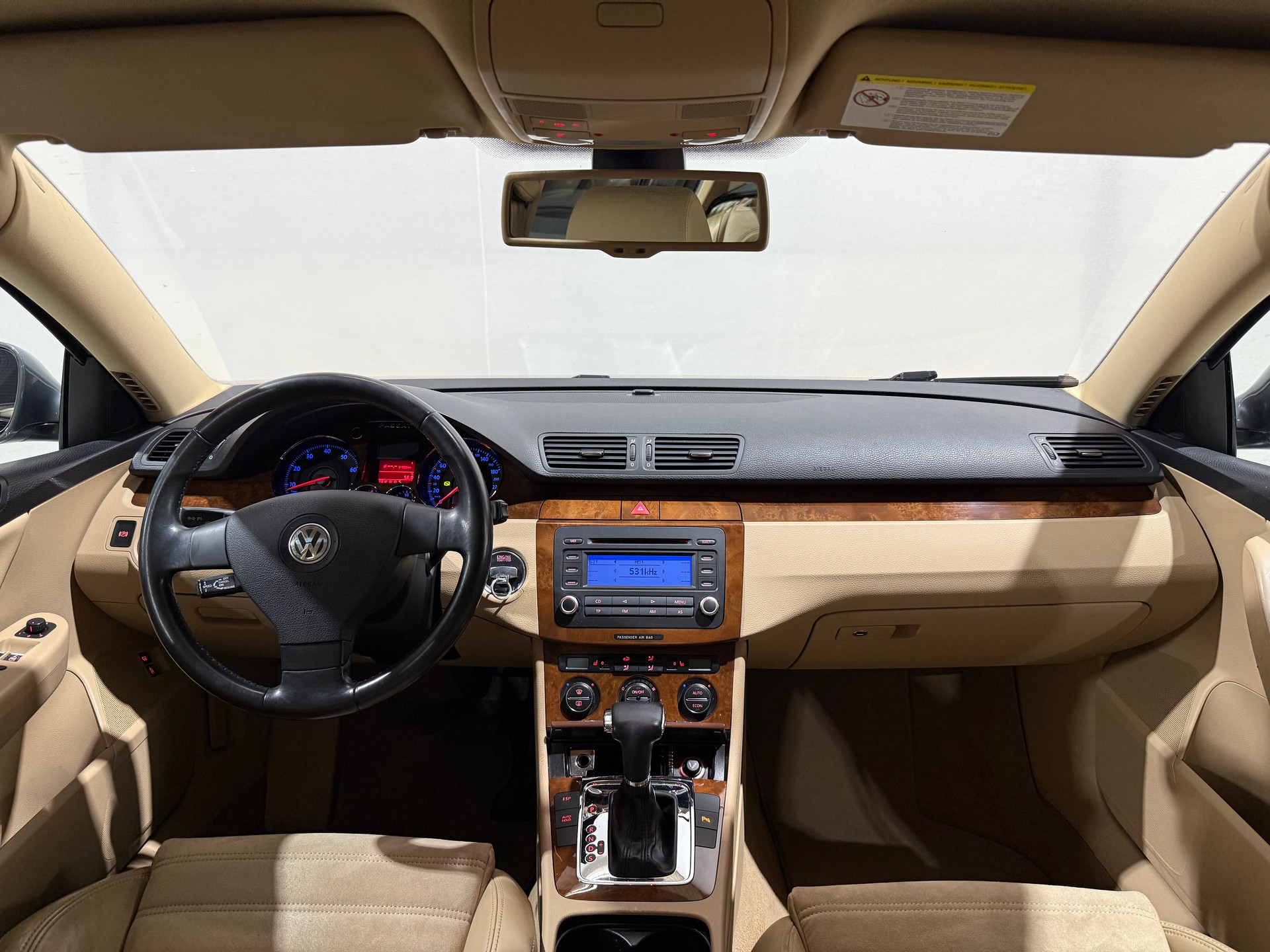VW Passat 2.0 FSI Highline-image-10