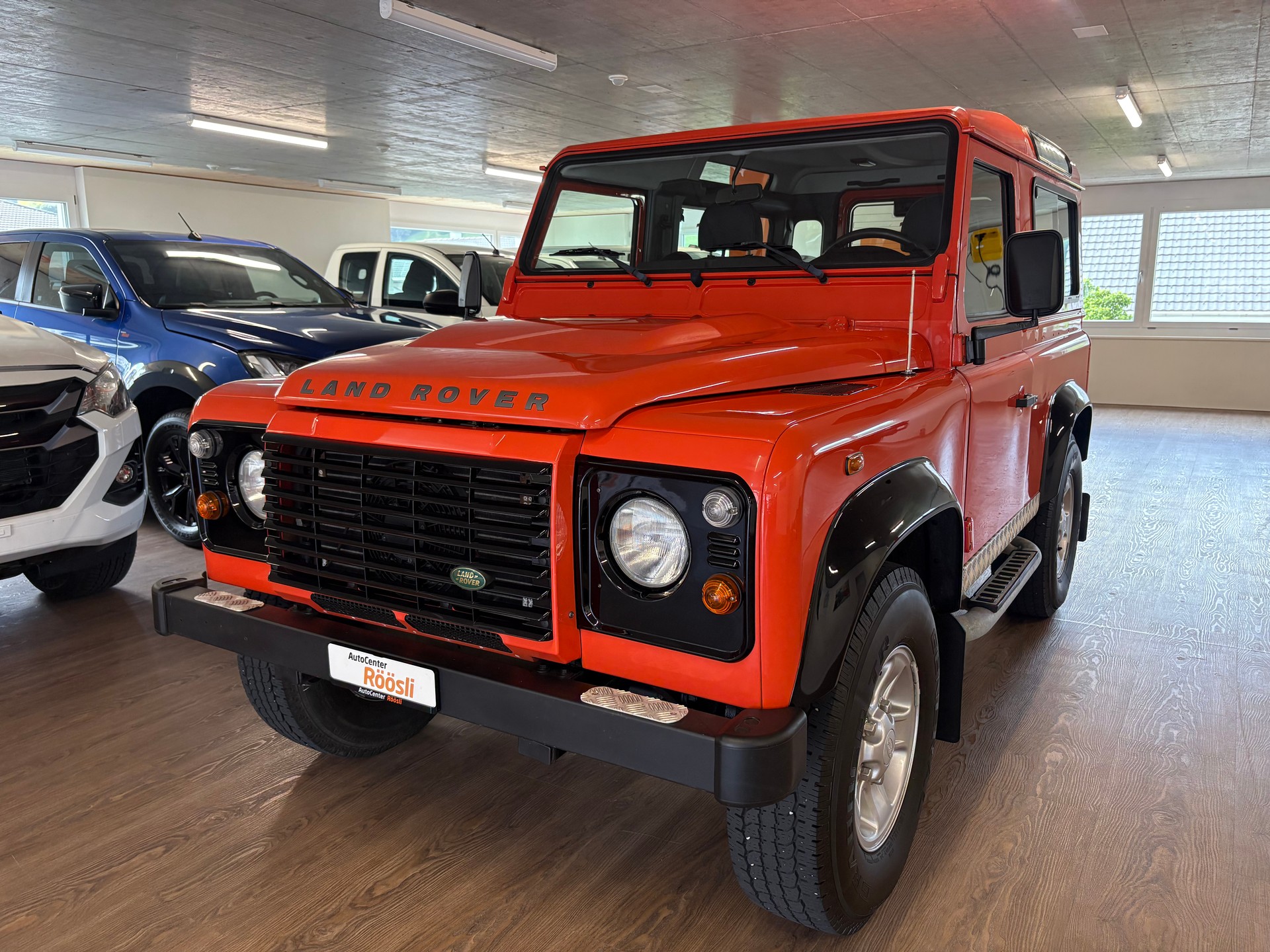 LAND ROVER Defender 90 SW 2.4Tdc-image-0